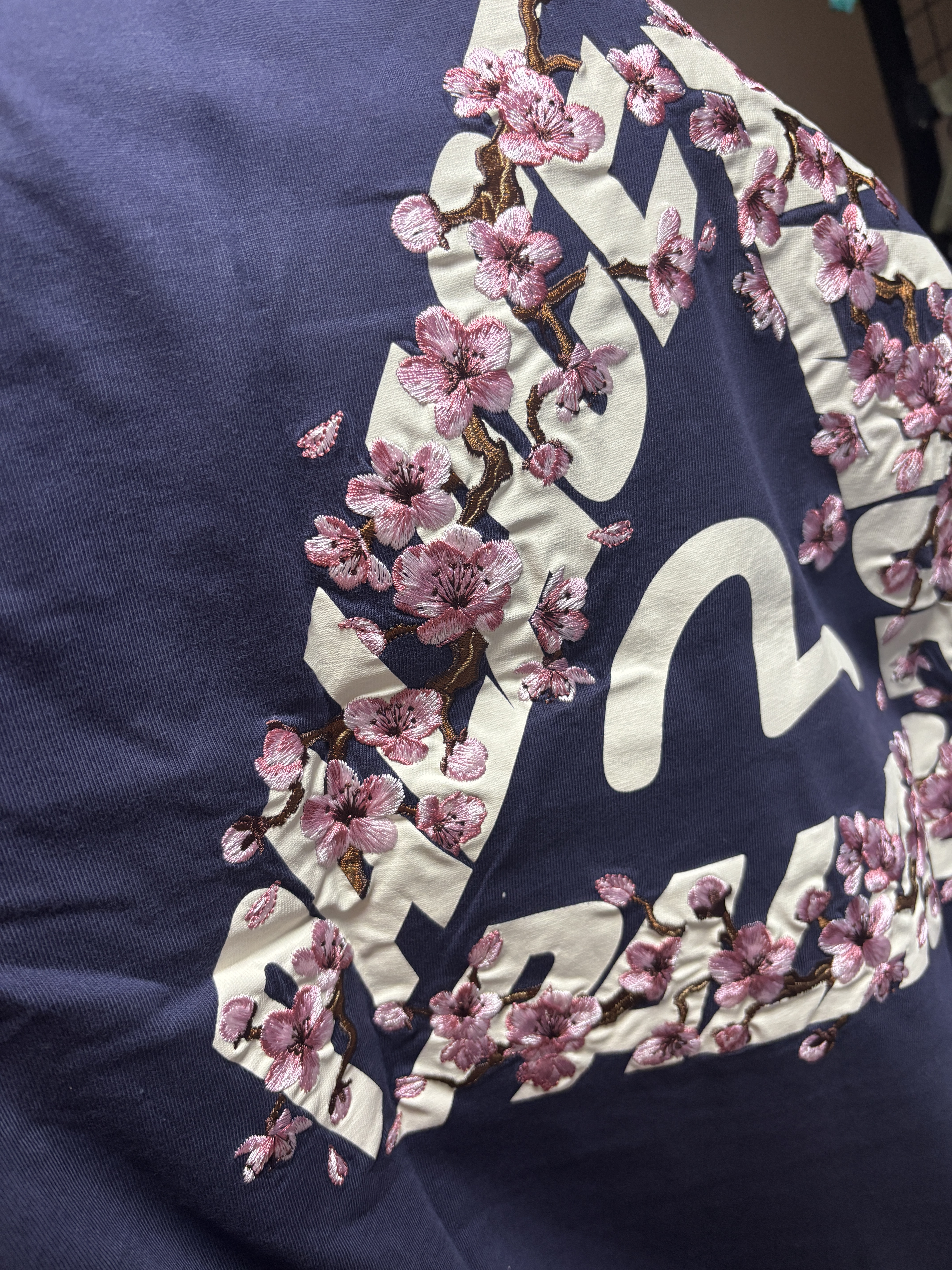 Palace x Evisu Heavy Wash T-Shirt Navy - 26SS 착용 스타일 - 1