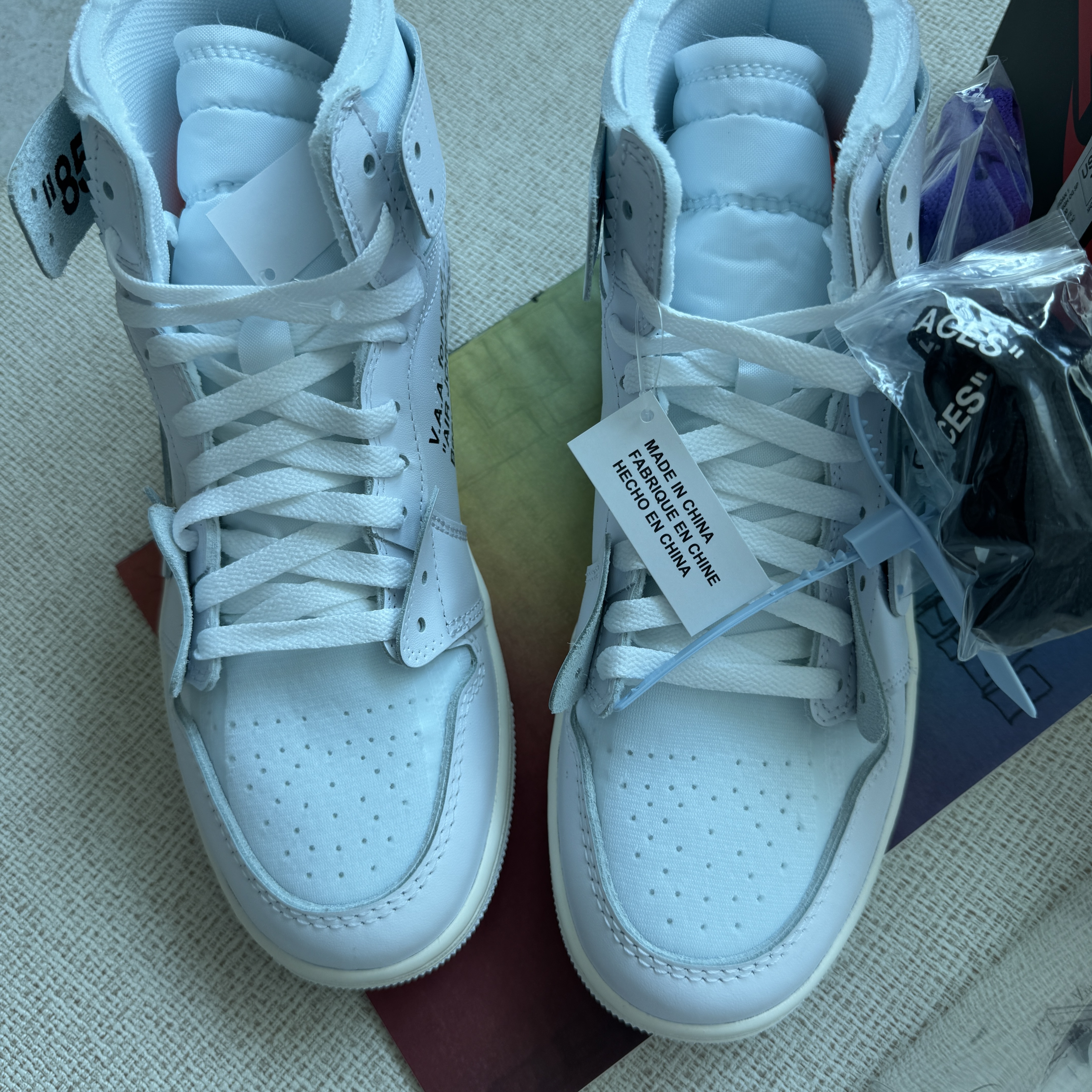 Jordan 1 x Virgil Abloh Archive Retro High Alaska White 착용 스타일 - 4