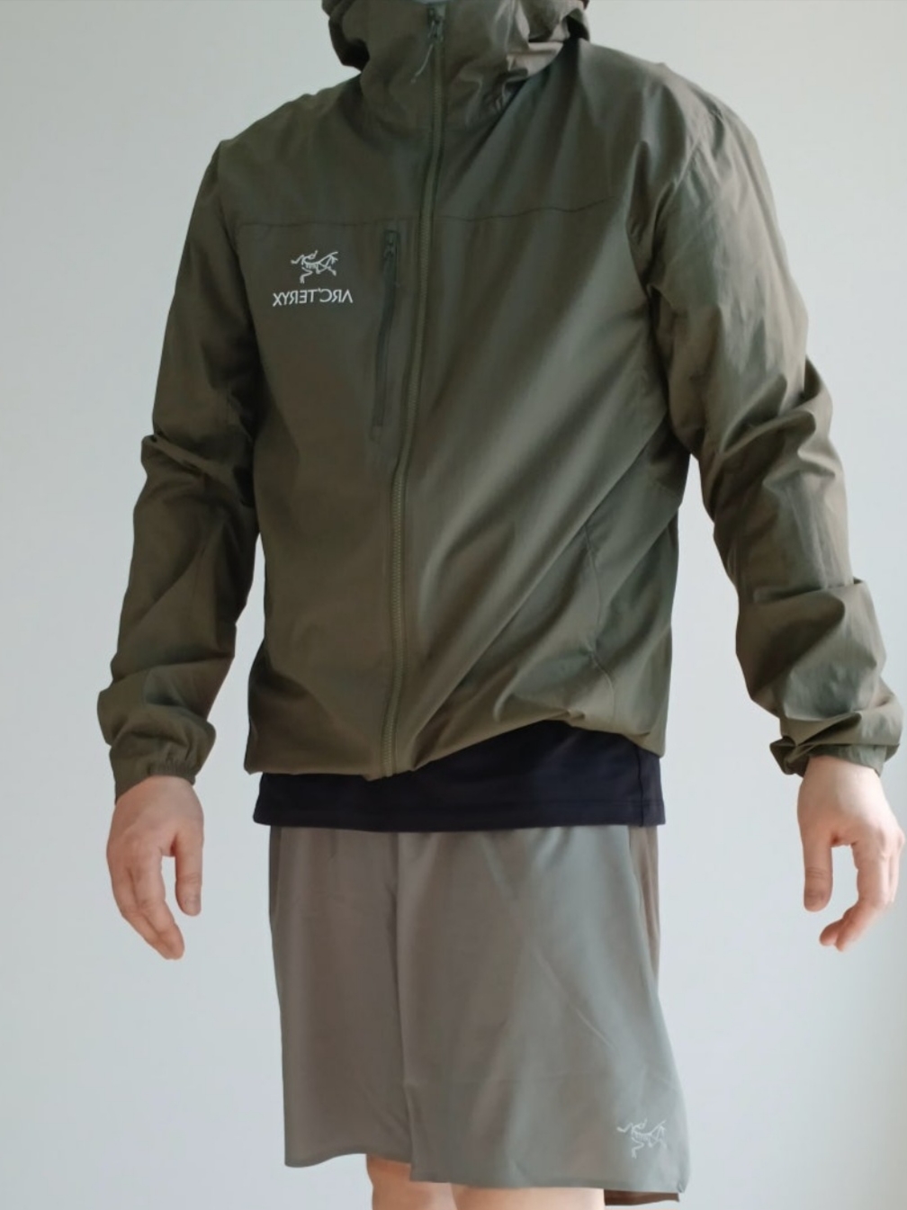 Nike ACG Trail Cap Black, Arc'teryx Arc'Multi Bird Logo LS T-Shirt Stone Wash 착용 스타일 - 2