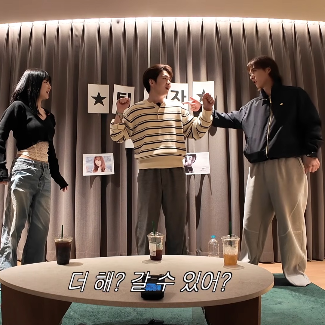 Undermycar Mu.112 Original Logo Curve Line Stitch Bonded Sweat Pants Light Melange, Undermycar Mu.112 Original Logo Curve Line Stitch Bonded Sweat Pants Melange Gray 착용 스타일 - 3