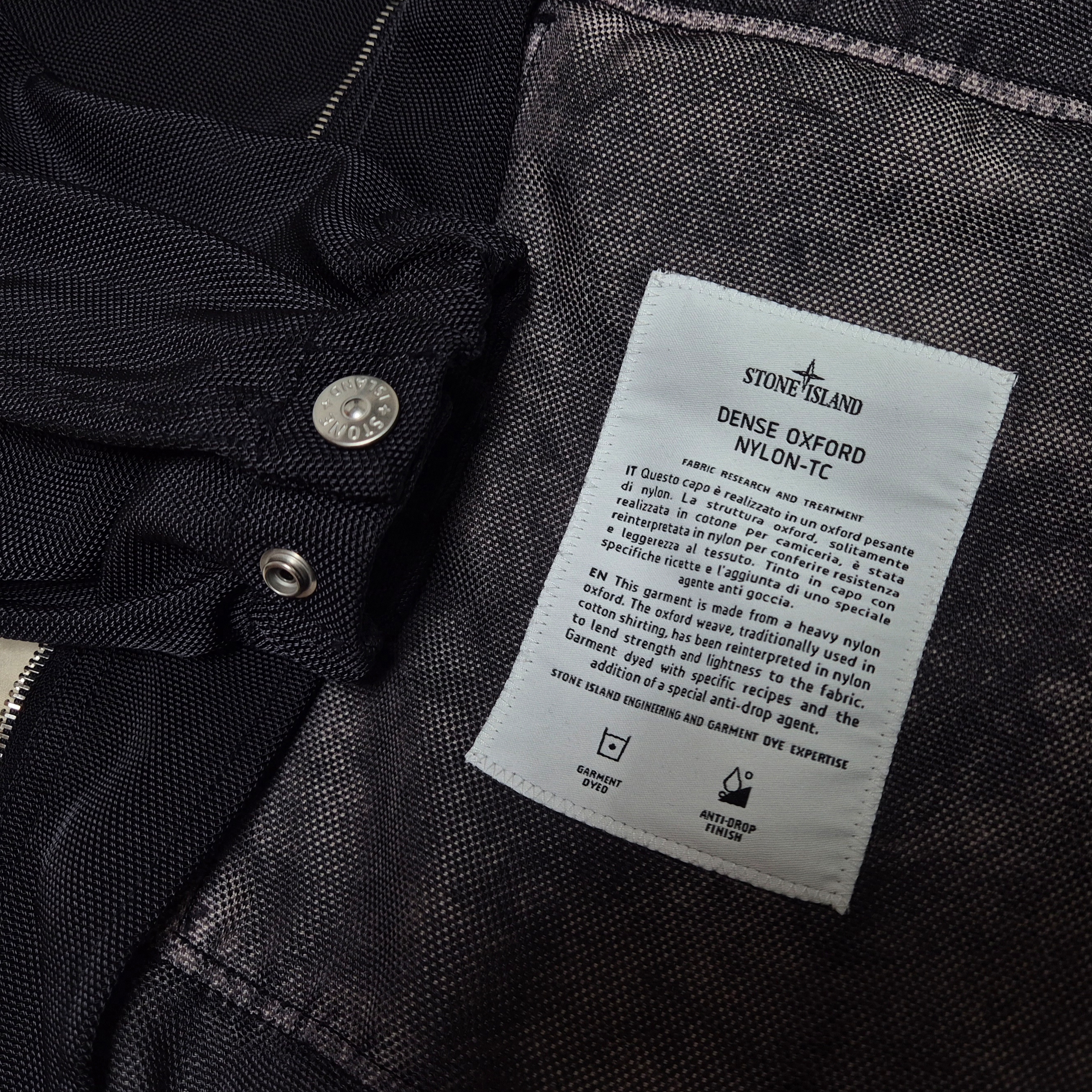 Stone Island 4100002 Dense Oxford Nylon-TC Coach Jacket with Anti-Drop Navy Blue - 26SS 착용 스타일 - 1