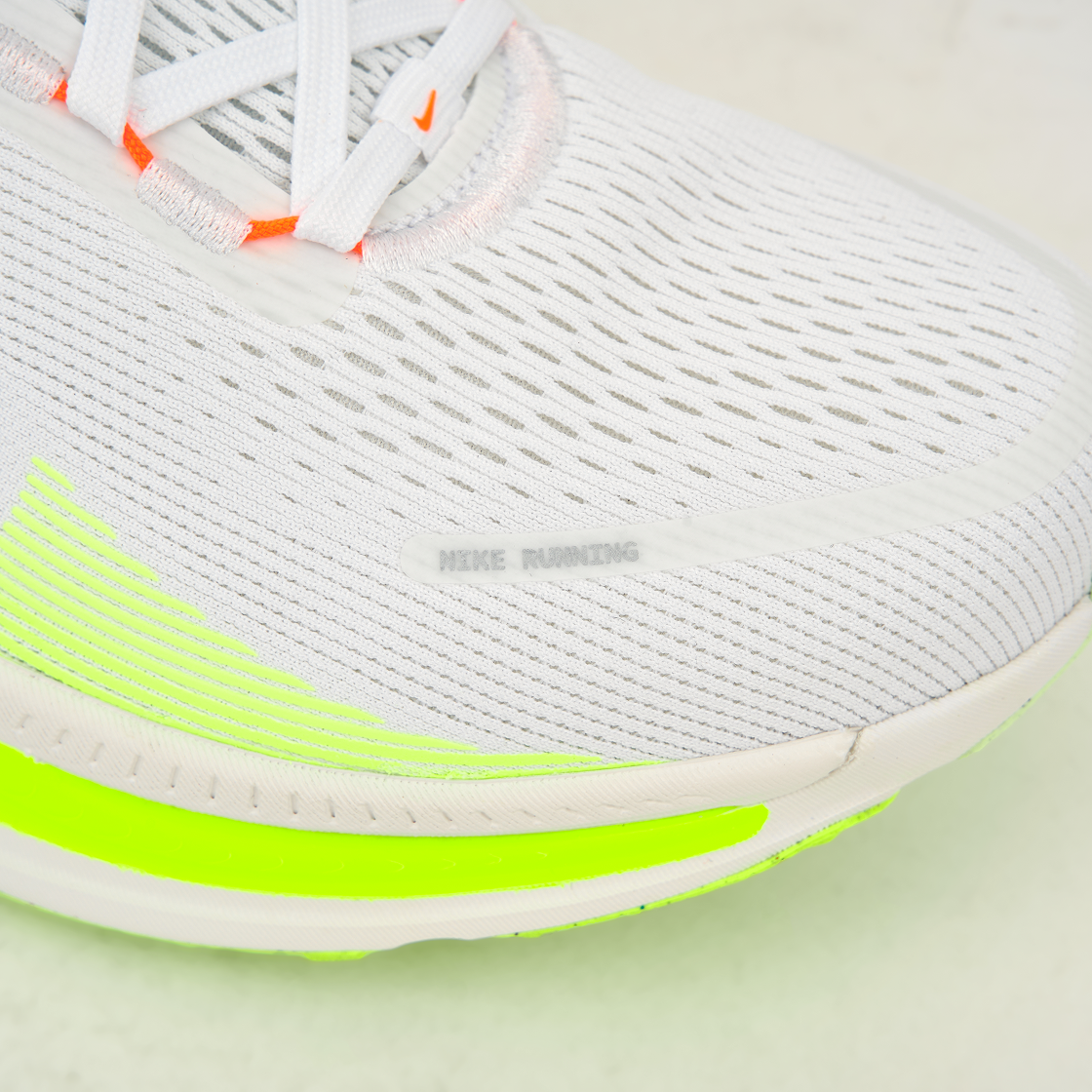 나이키 보메로 18 화이트 볼트(Nike Vomero 18 White Volt) - 7