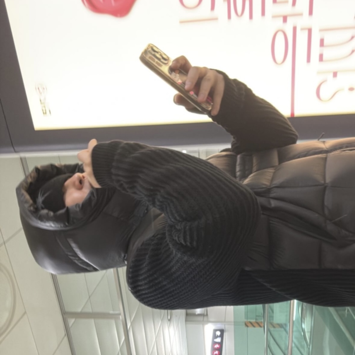 C.P. Company Extrafine Merino Wool Mixed Full Zip Goggle Sweater Black - 25FW 착용 스타일
