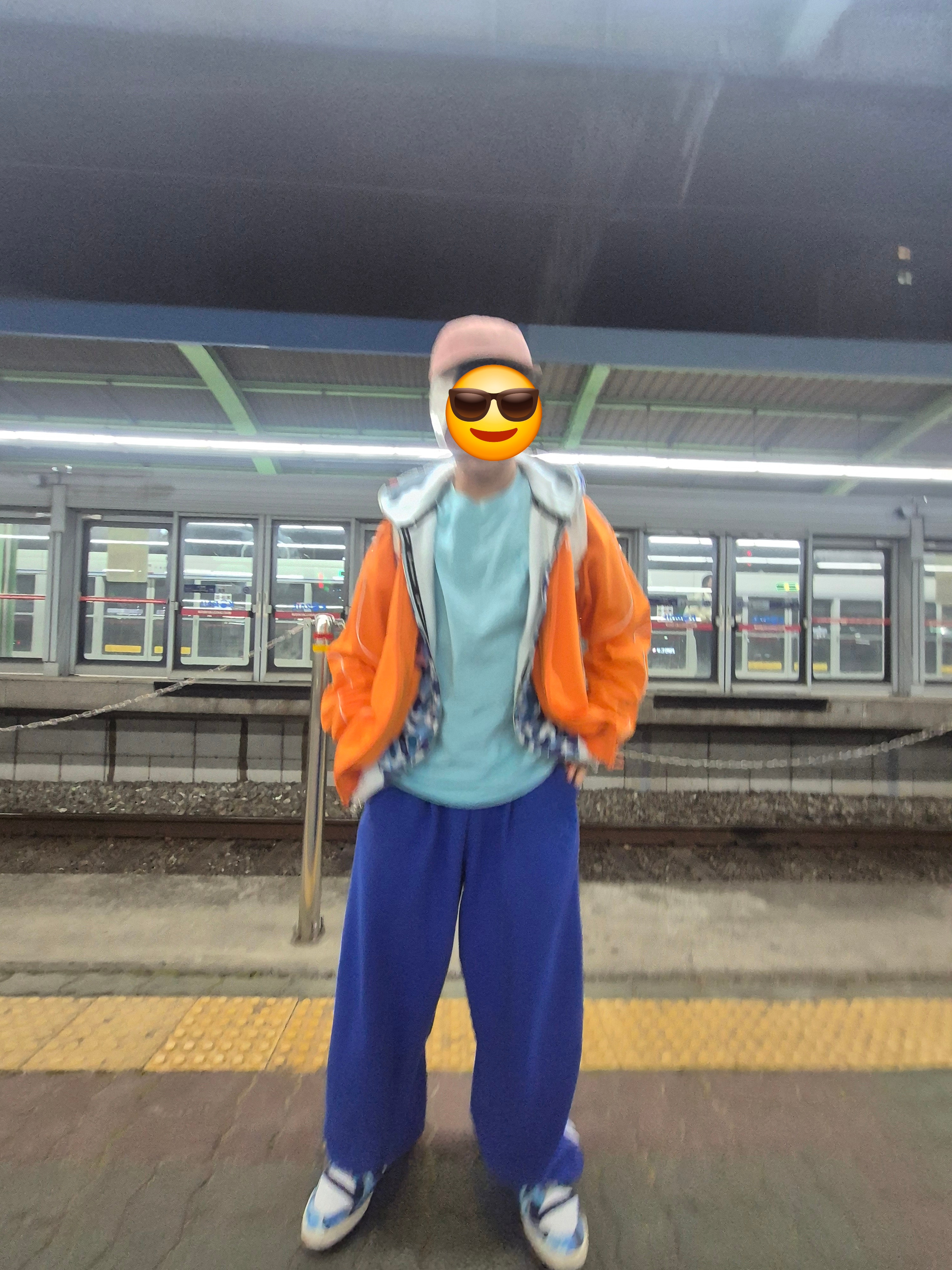 IAB Studio Pigment T-Shirt Cyan, BAPE ABC Camo Double Shark Full Zip Hoodie Light Blue 착용 스타일 - 2