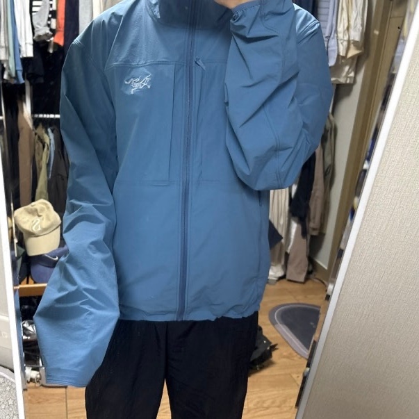 Arc'teryx Gamma Lightweight Jacket Stone Wash 착용 스타일 - 3