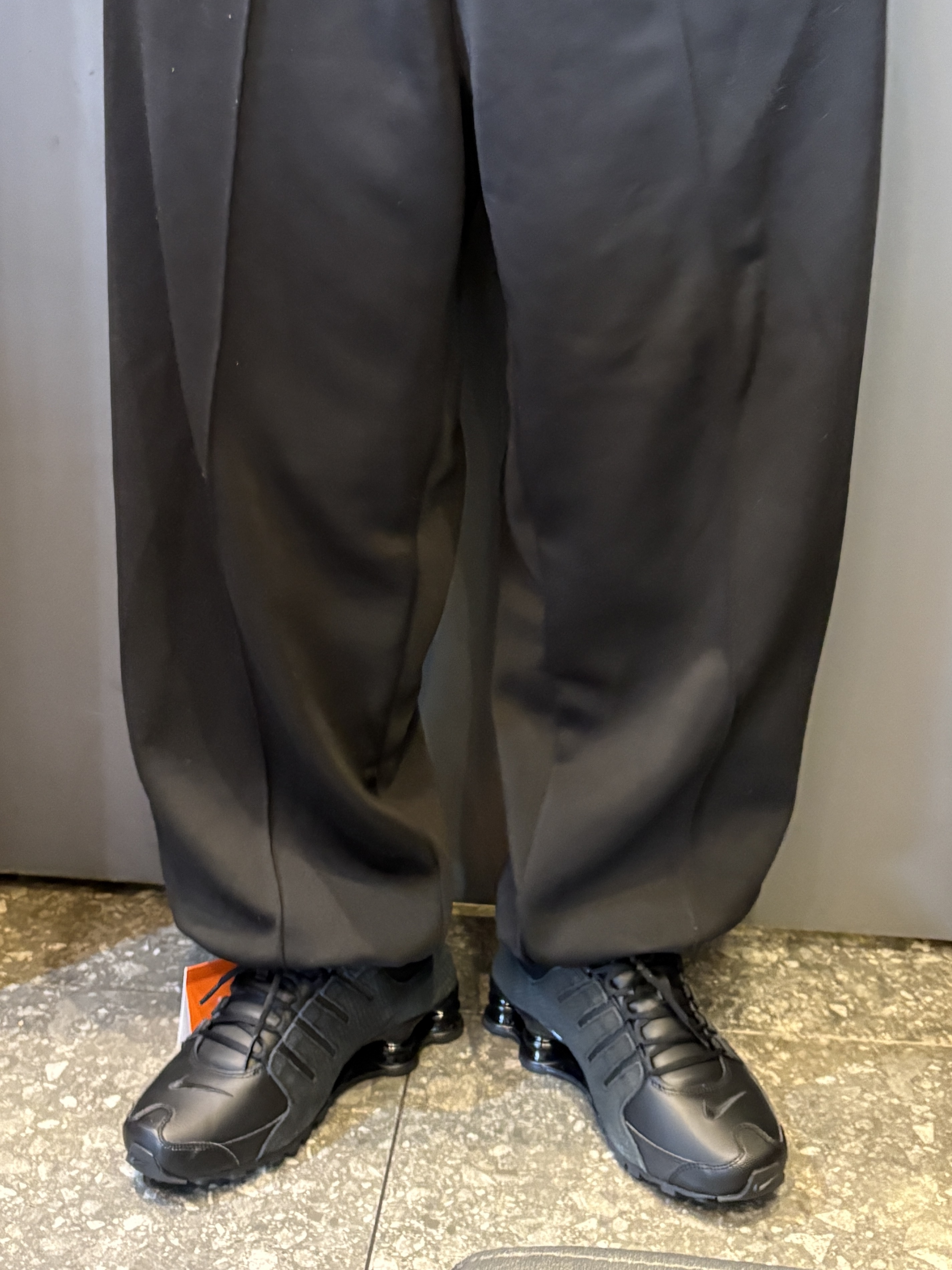 Nike Shox NZ Black 착용 스타일 - 4