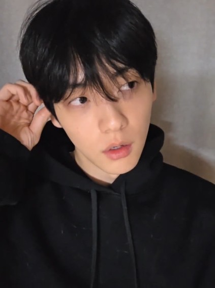 Undermycar Mu.08 Anti Fxxking Logo Play Oversized Pigment Hoodie Gray, Undermycar Mu.08 Anti Fxxking Logo Play Oversized Pigment Hoodie Beige 착용 스타일 - 2