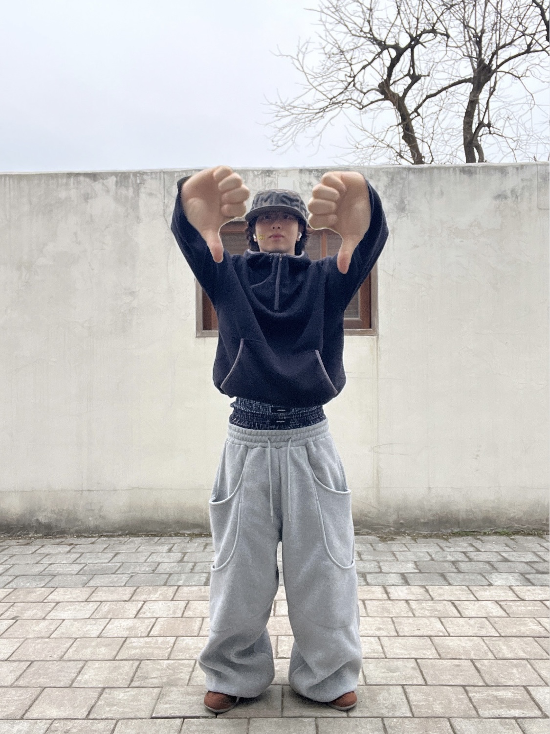 Keymisery Whisper Pillbox Cap Camo, Asics Life Walker 101 Dark Brown Beige - 3E Wide 착용 스타일 - 7