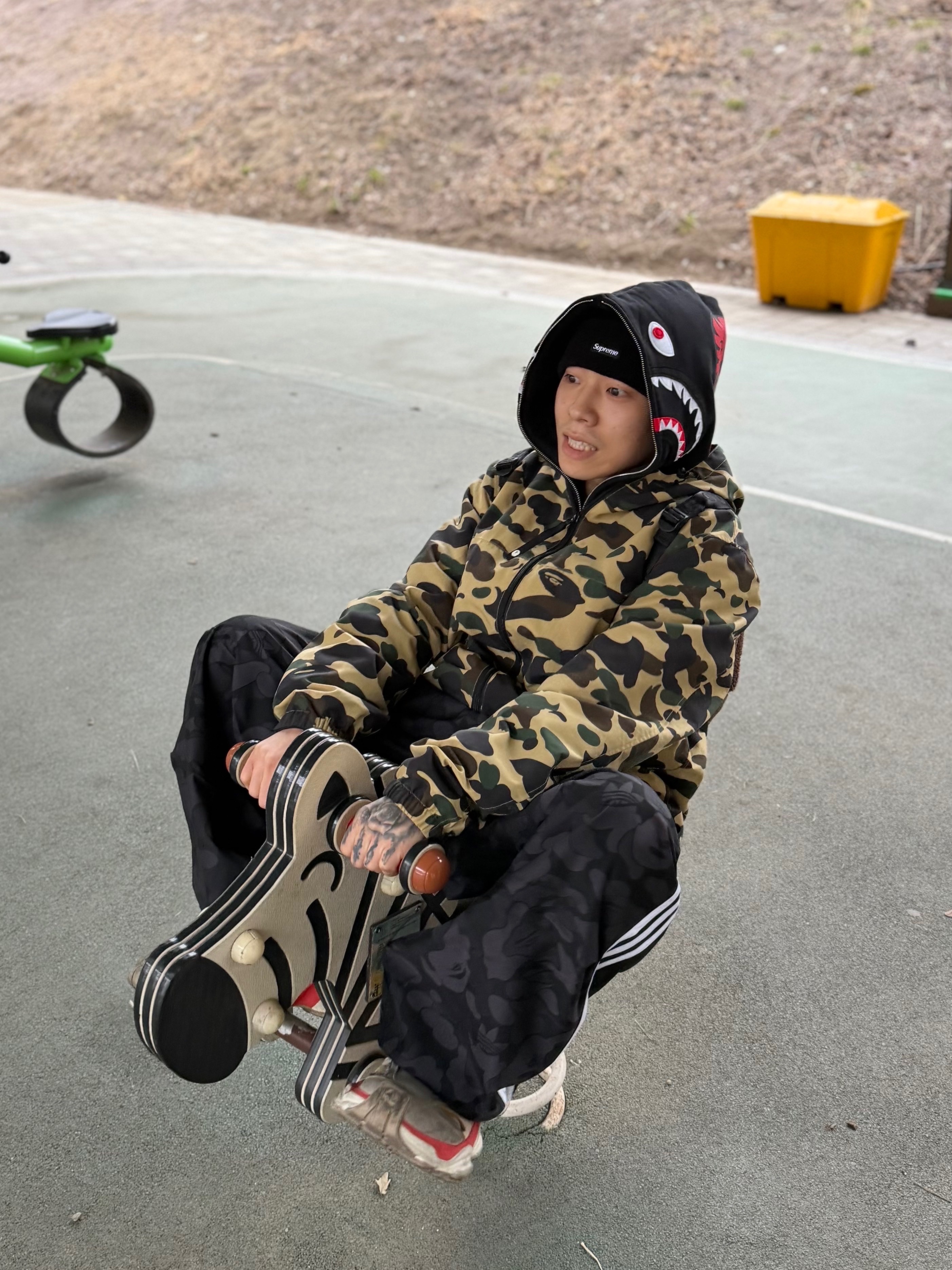Adidas x BAPE Jacquard Pants Black - KR Sizing, Adidas x BAPE Ultimate Shark Hoodie Black - KR Sizing 착용 스타일 - 4