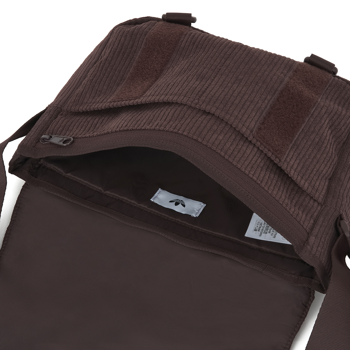 아디다스 넥스트+ 코듀로이 메신저백 쉐도우 브라운(Adidas NEXT+ Corduroy Messenger Bag Shadow Brown) - 4