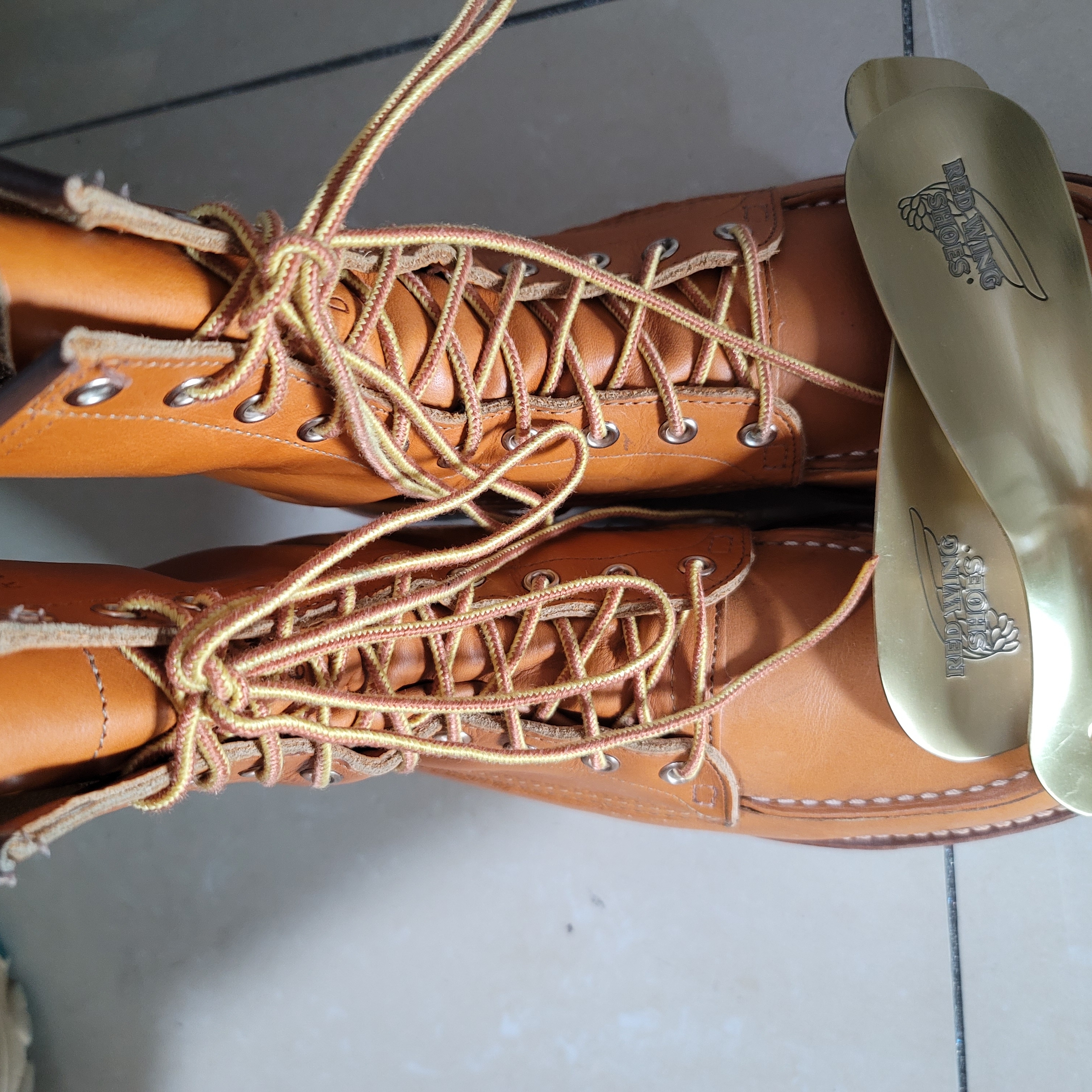 Red Wing 8 inch Classic Moc 8 inch Boot 0877 Oro Legacy - D, Paraboot Michael Lisse Marron 착용 스타일 - 5