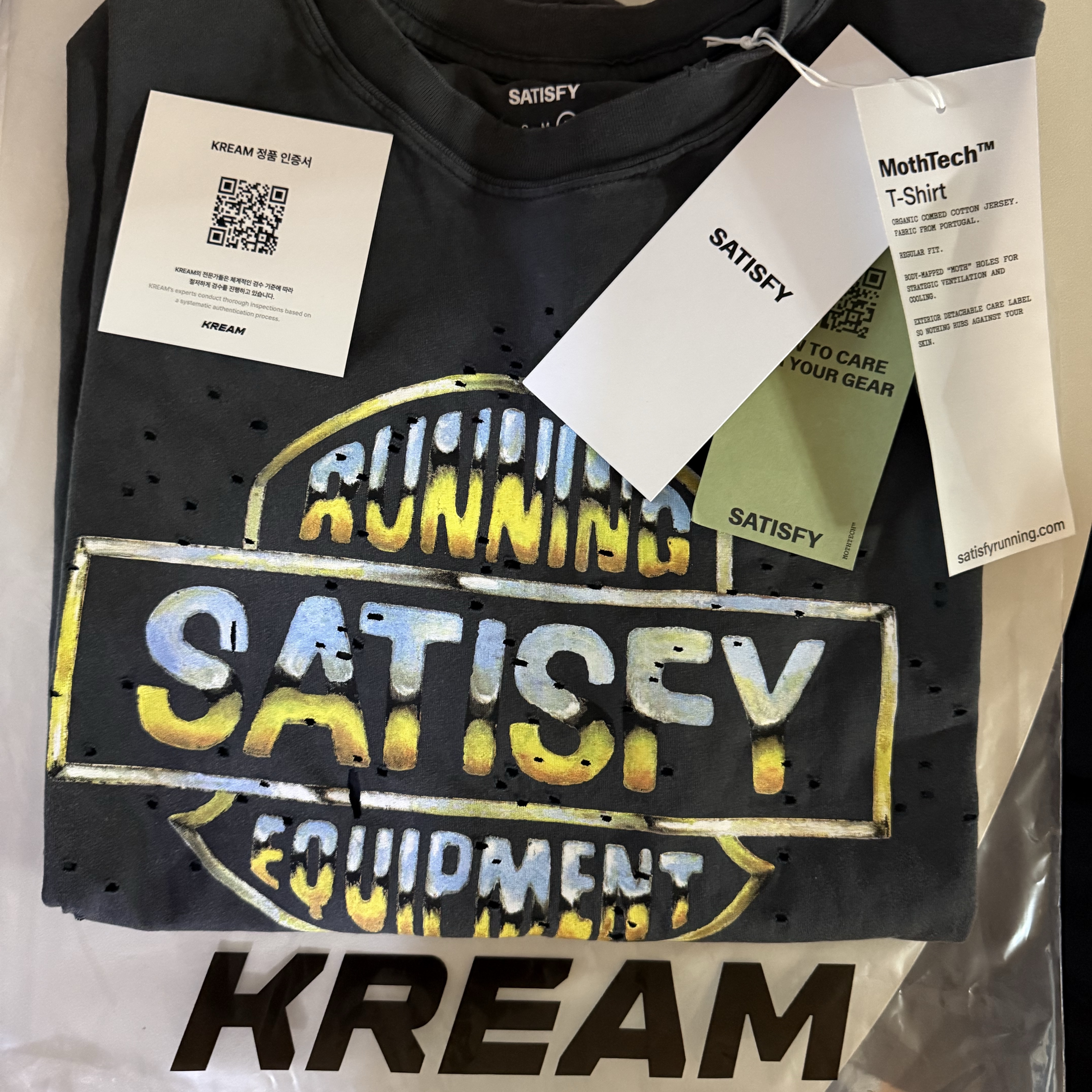 Satisfy MothTech Harley T-Shirt Aged Black 착용 스타일 - 2