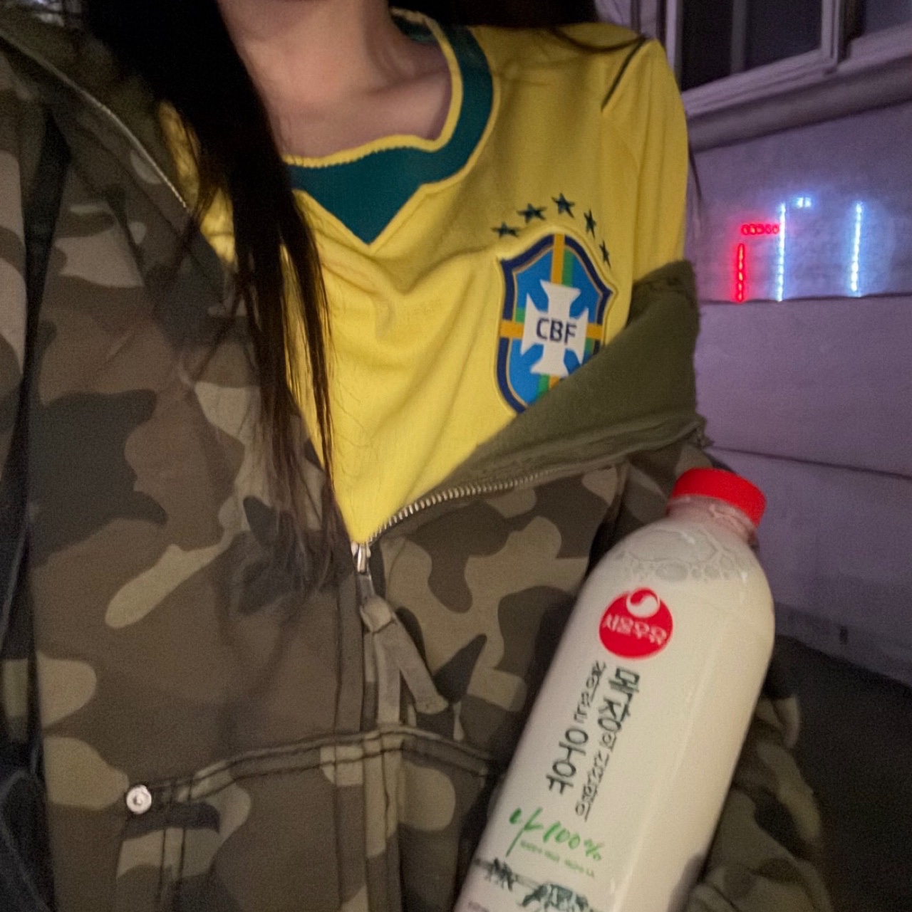 Adidas Italy 2026 Away Jersey Aeroblue - KR Sizing (Non Marking Ver.), Nike Brazil 2026 Stadium Home Dri-Fit Football Replica Jersey Canary Light Menta (IF7054-724) (Non Marking Ver.) 착용 스타일 - 4
