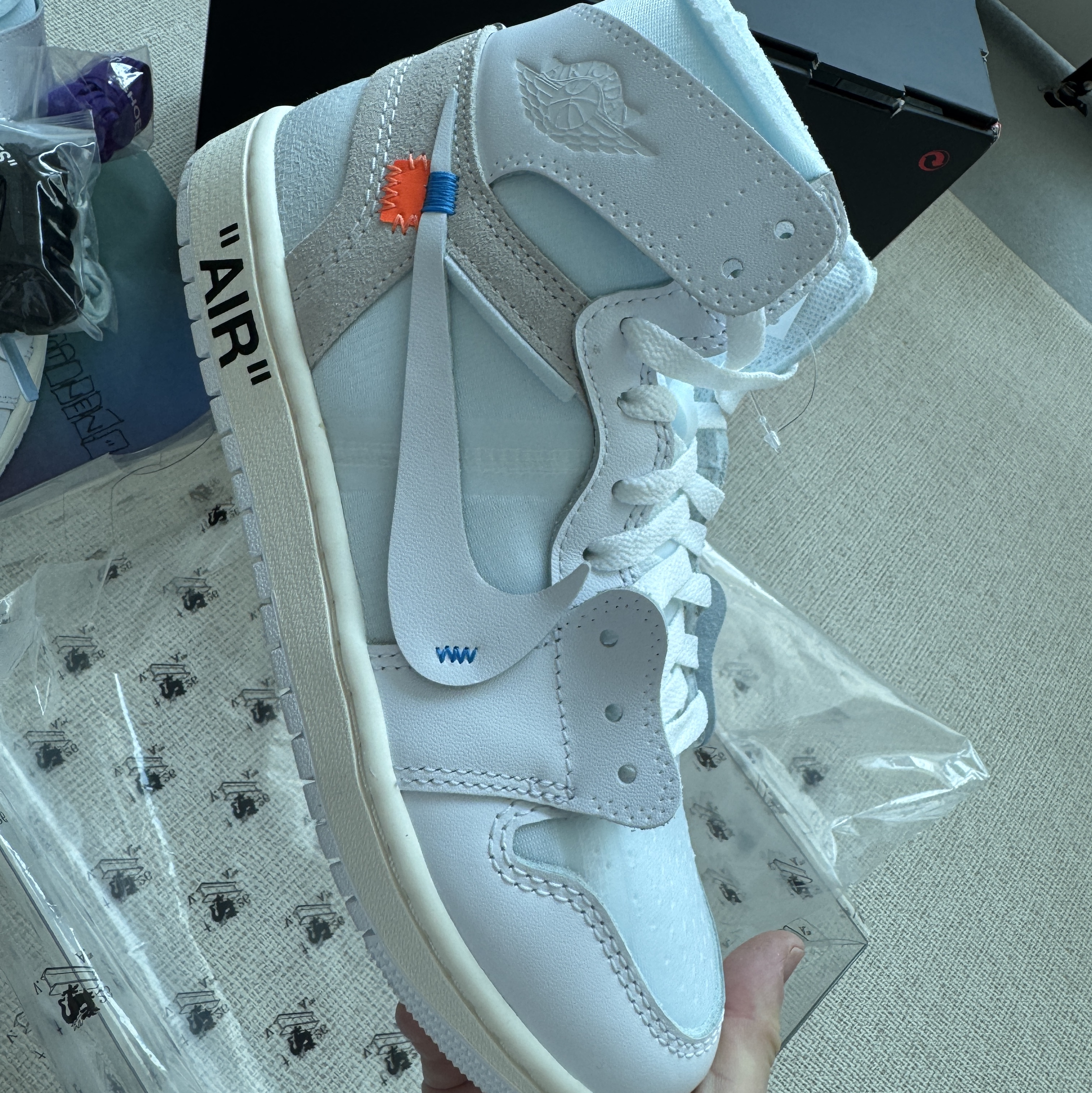 Jordan 1 x Virgil Abloh Archive Retro High Alaska White 착용 스타일 - 3