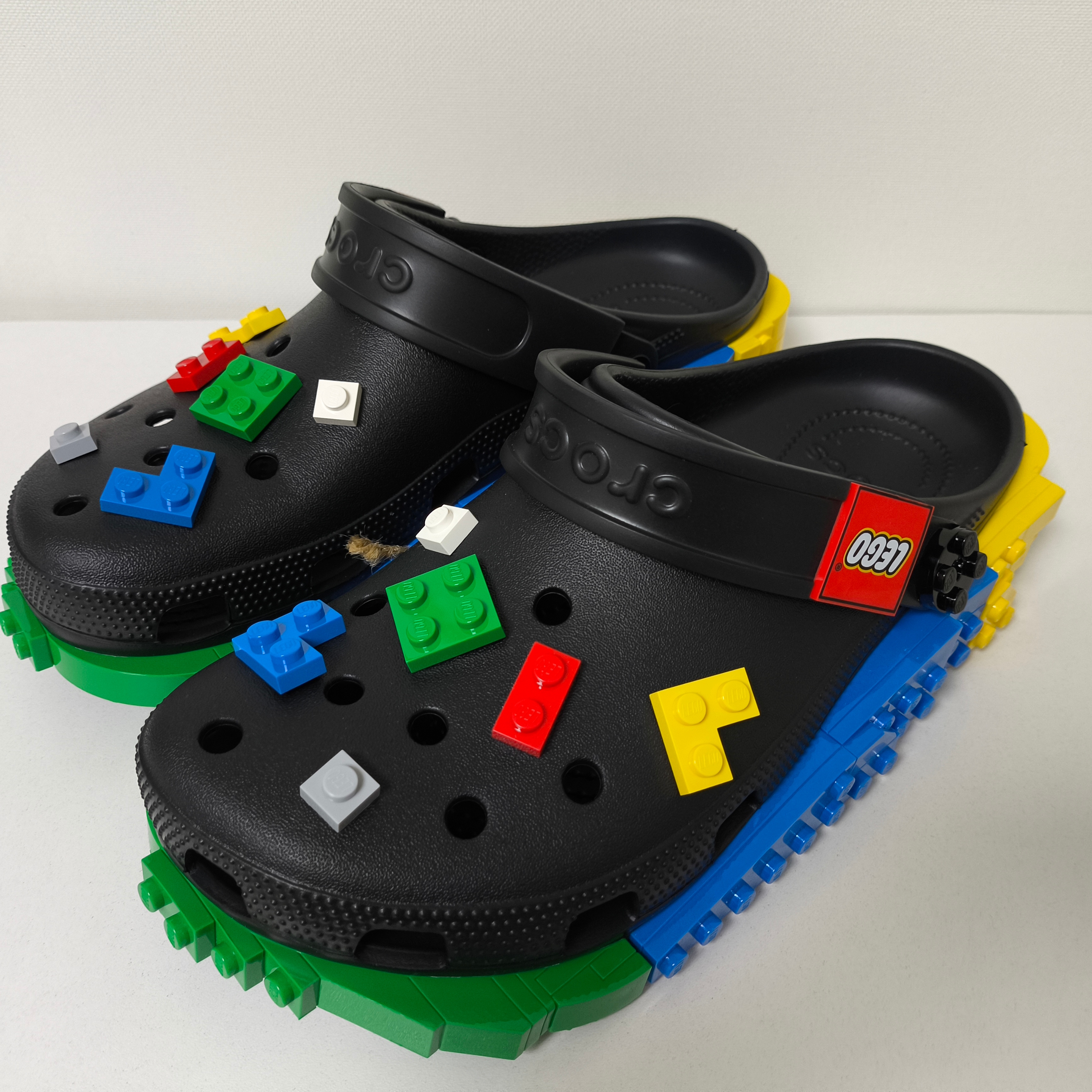 Crocs x Lego Masterbrand Creativity Clog Multi 착용 스타일 - 3