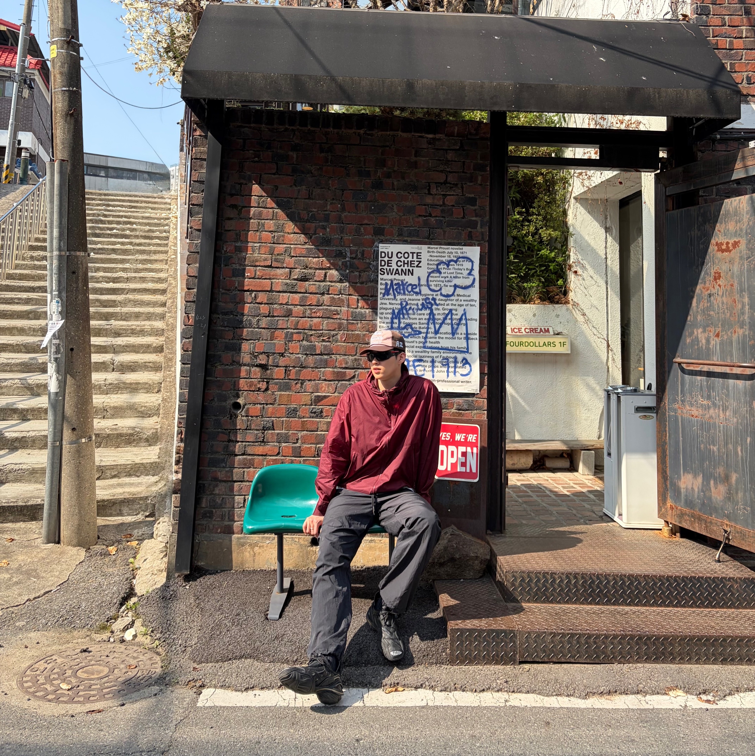 Alex Zono x Woodz New Paths Await Trucker Hat Beige, Balenciaga Tyrex Sneakers Black 착용 스타일 - 2