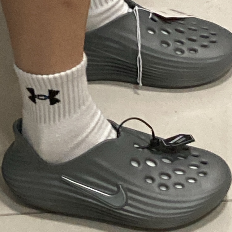 Nike ReactX Rejuven8 Smoke Grey 착용 스타일