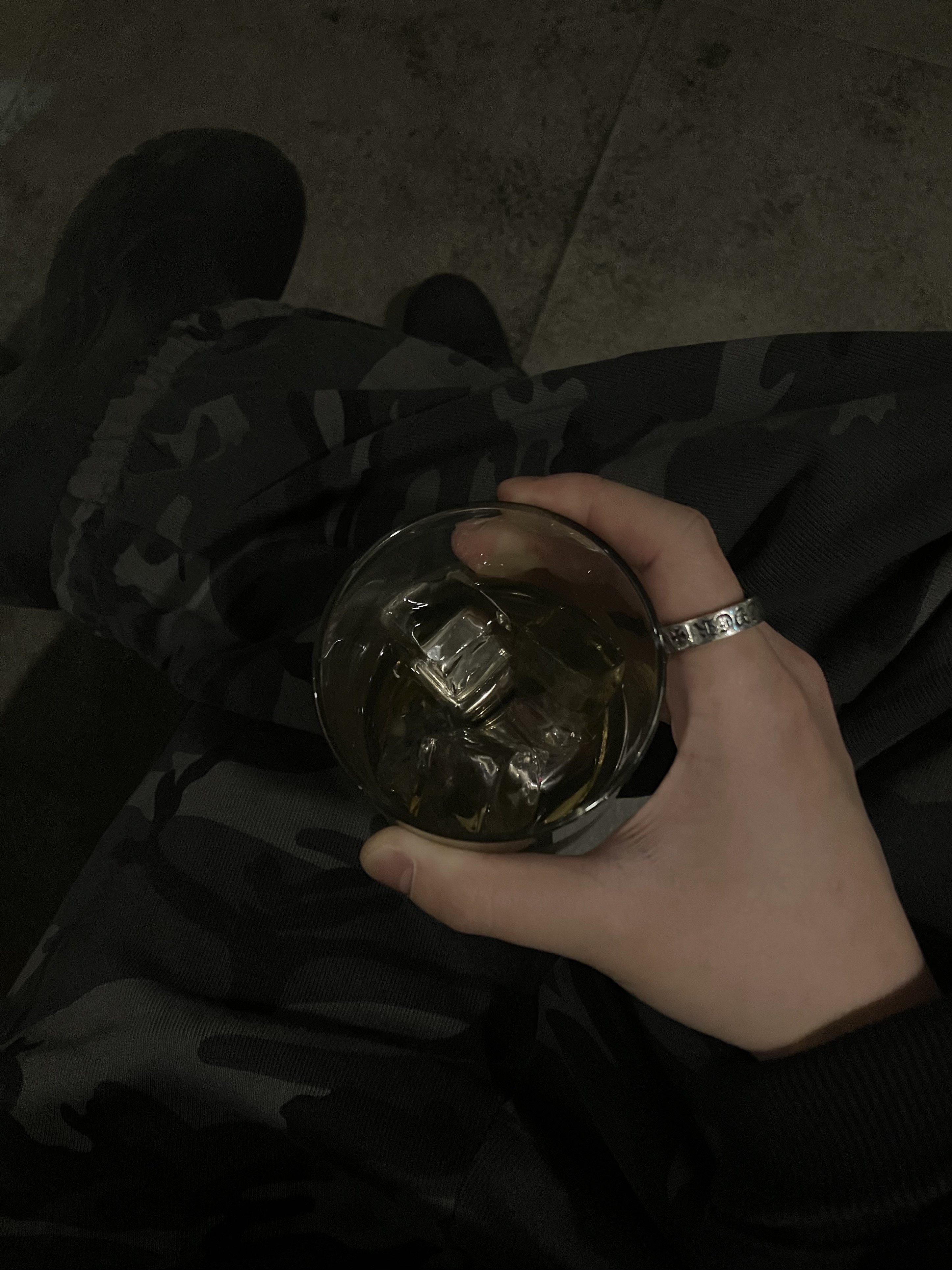 BP2DISORDER Two-Tuck Wide Pants Camo, Stussy Basic Stussy Hoodie Black 착용 스타일