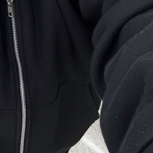 Honda Racing Logo Hoodie Zip-up_Black 착용 스타일
