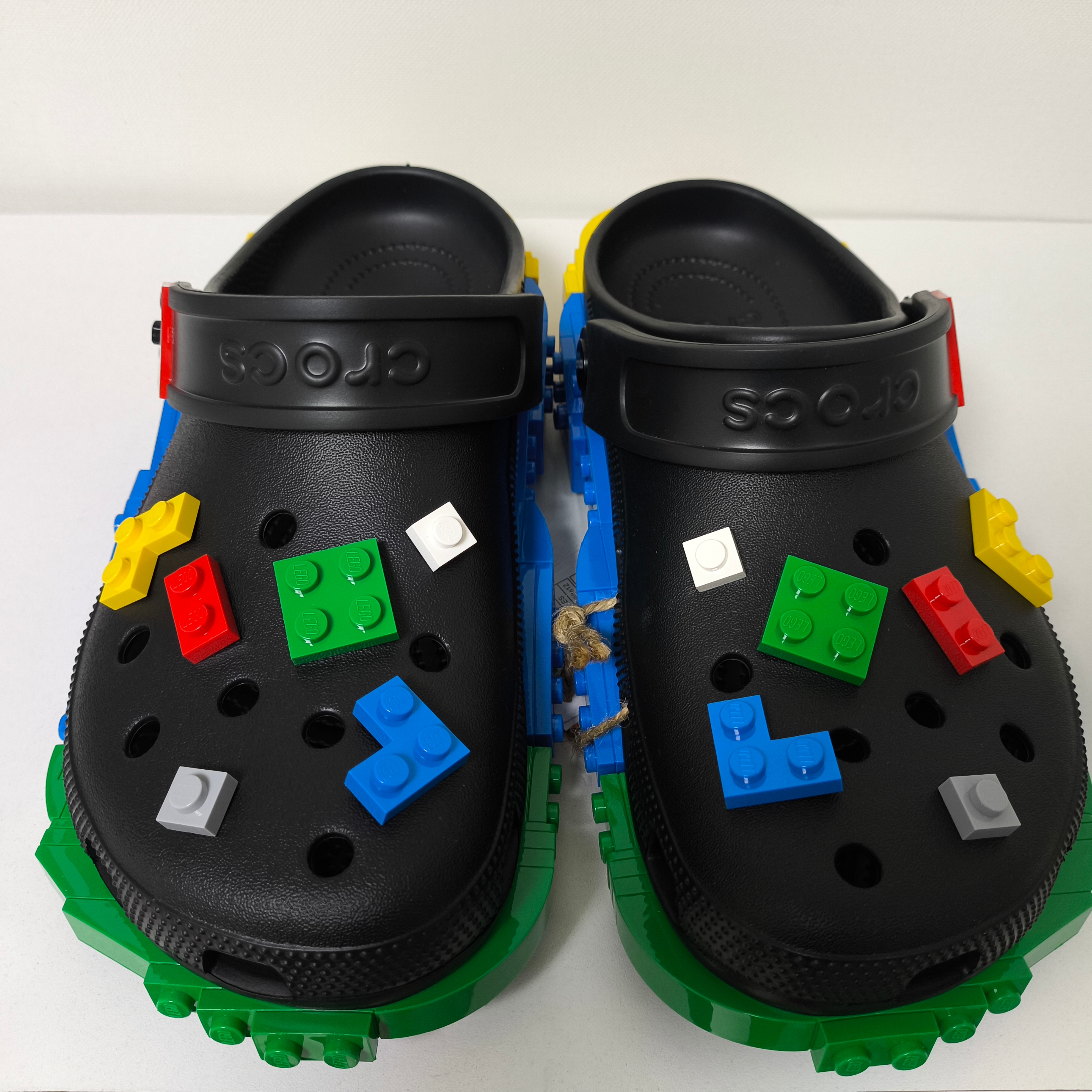 Crocs x Lego Masterbrand Creativity Clog Multi 착용 스타일 - 4