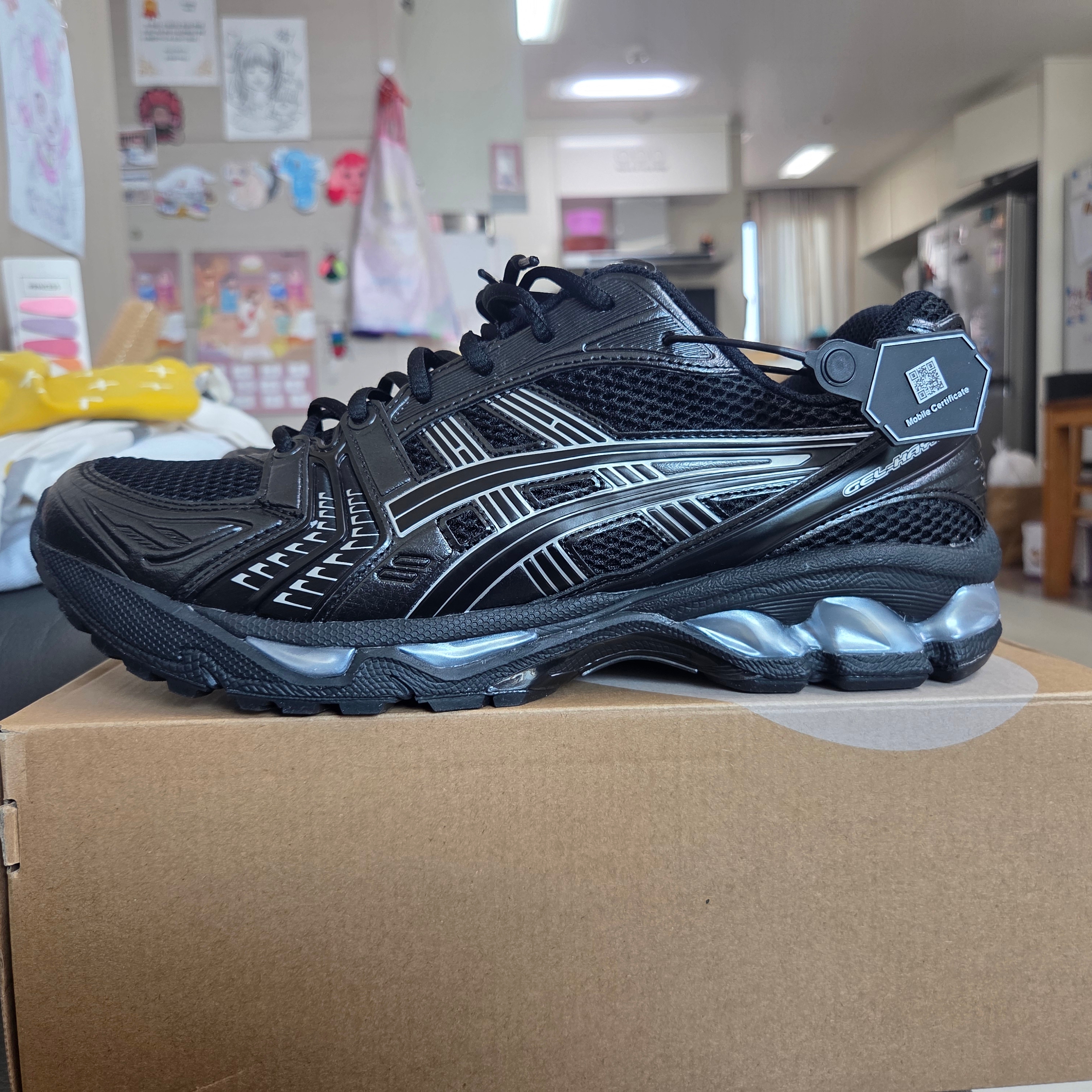 Asics Gel-Kayano 14 Black Pure Silver 착용 스타일 - 1