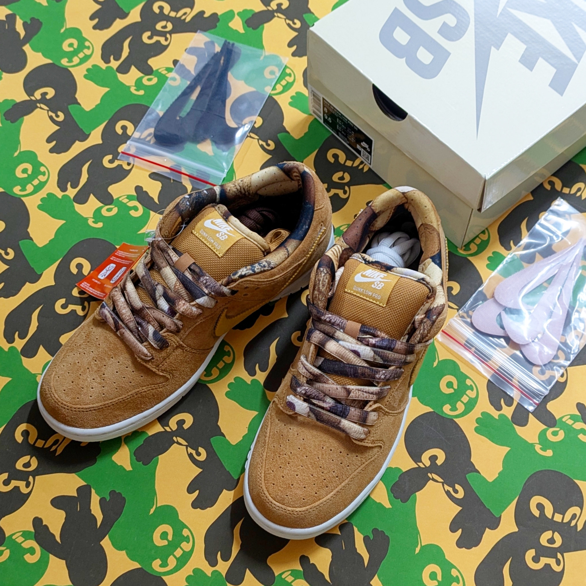 Nike x NOTE Manchester SB Dunk Low Pro Flax Honeycomb 착용 스타일 - 1