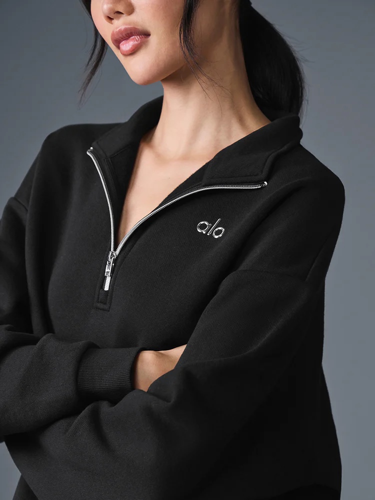 Alo Yoga Accolade 1/4 Zip Pullover Black, (W) Alo Yoga Accolade Sweatpants Black 착용 스타일 - 1