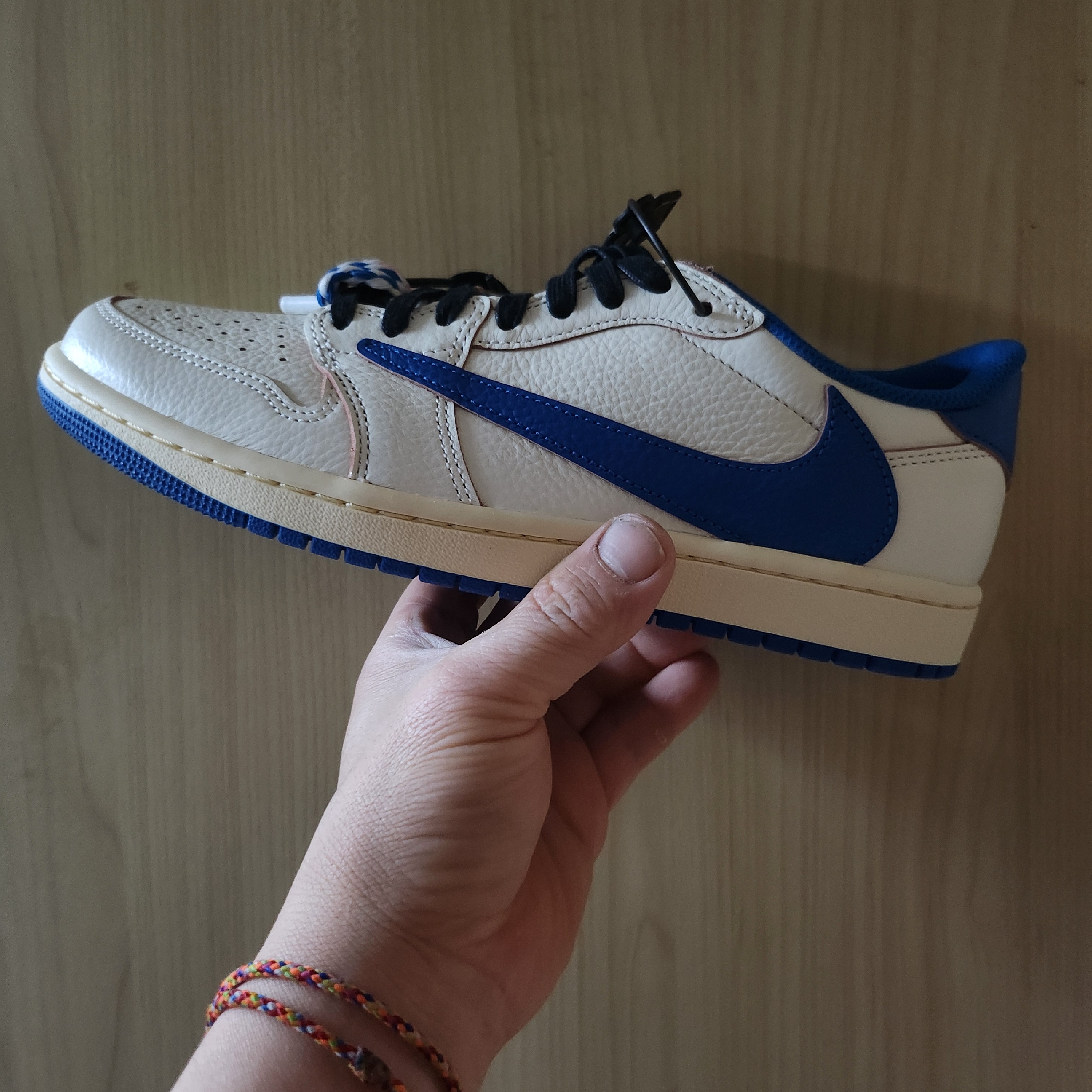 Jordan 1 x Travis Scott x Fragment Retro Low OG SP Sail Military Blue 착용 스타일 - 3