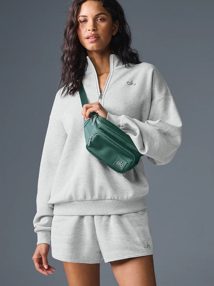 Alo Yoga Accolade 1/4 Zip Pullover Athletic Heather Grey, (W) Alo Yoga Match Point Shorts Black 착용 스타일 - 4