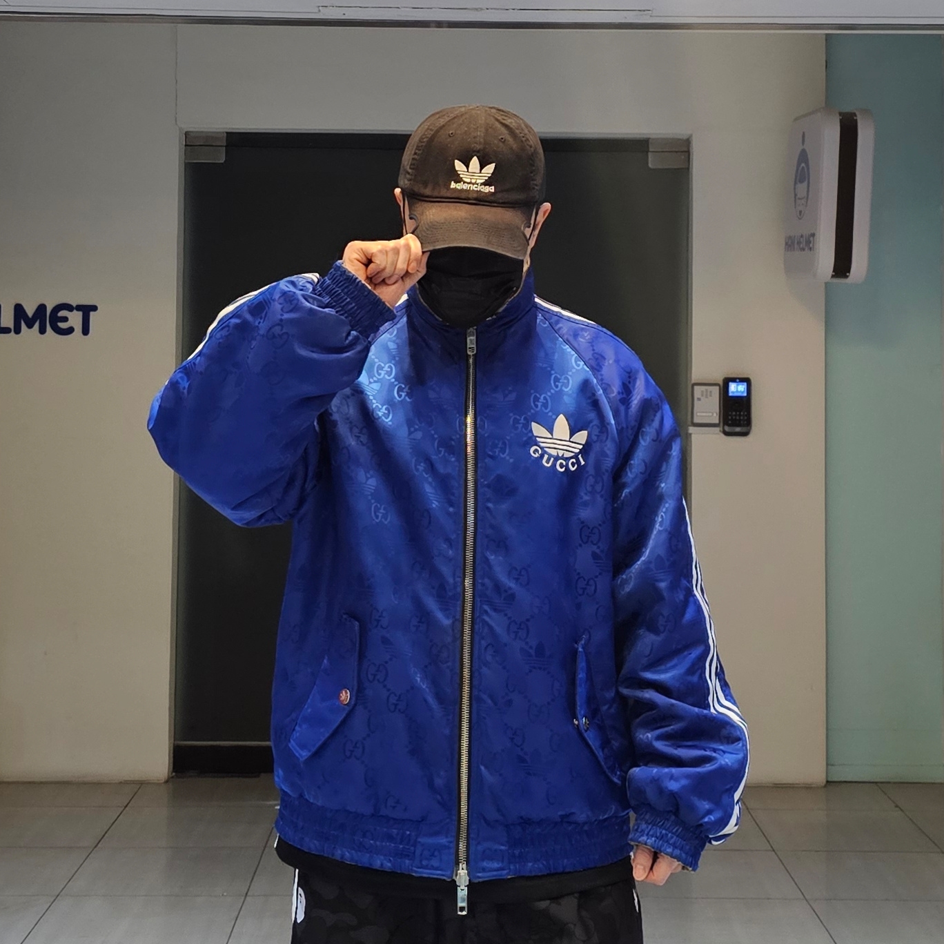 Gucci x Adidas GG Canvas Reversible Bomber Jacket Beige Ebony, Balenciaga x Adidas Cap Black 착용 스타일