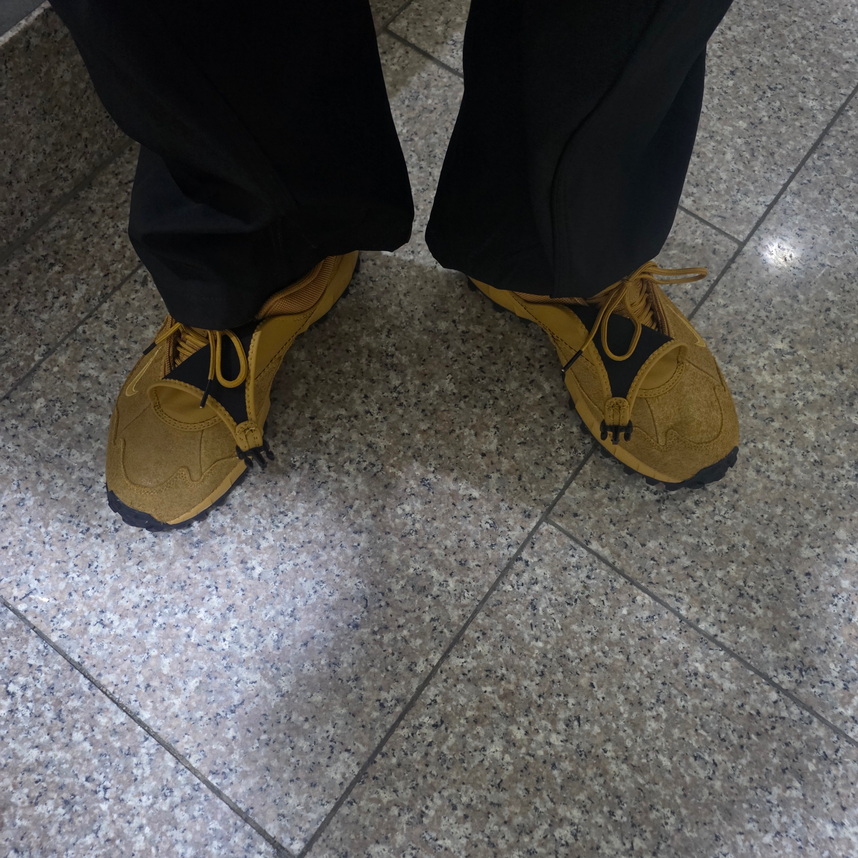 Nike ACG Phassad Wheat Black 착용 스타일