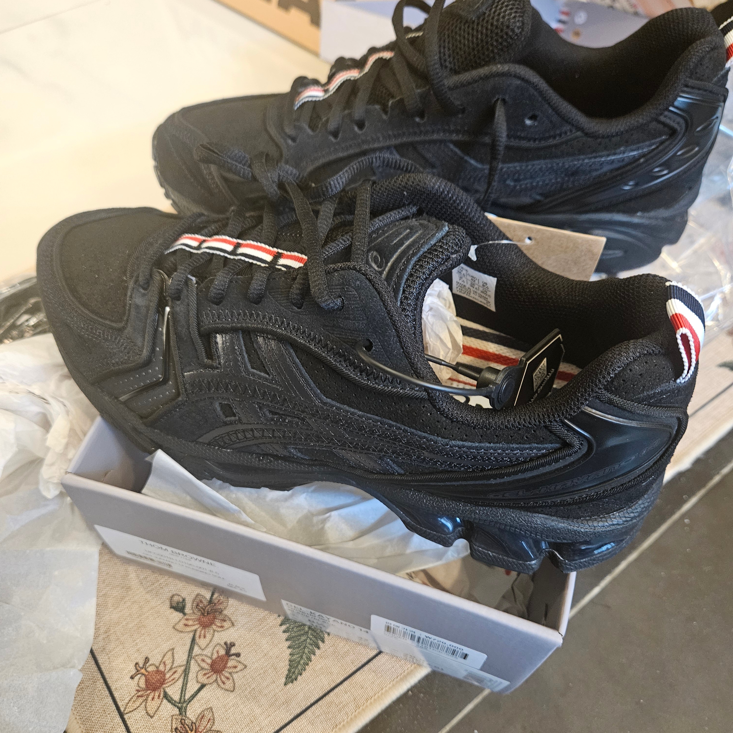 Asics x Thom Browne Gel-Kayano 14 Black 착용 스타일