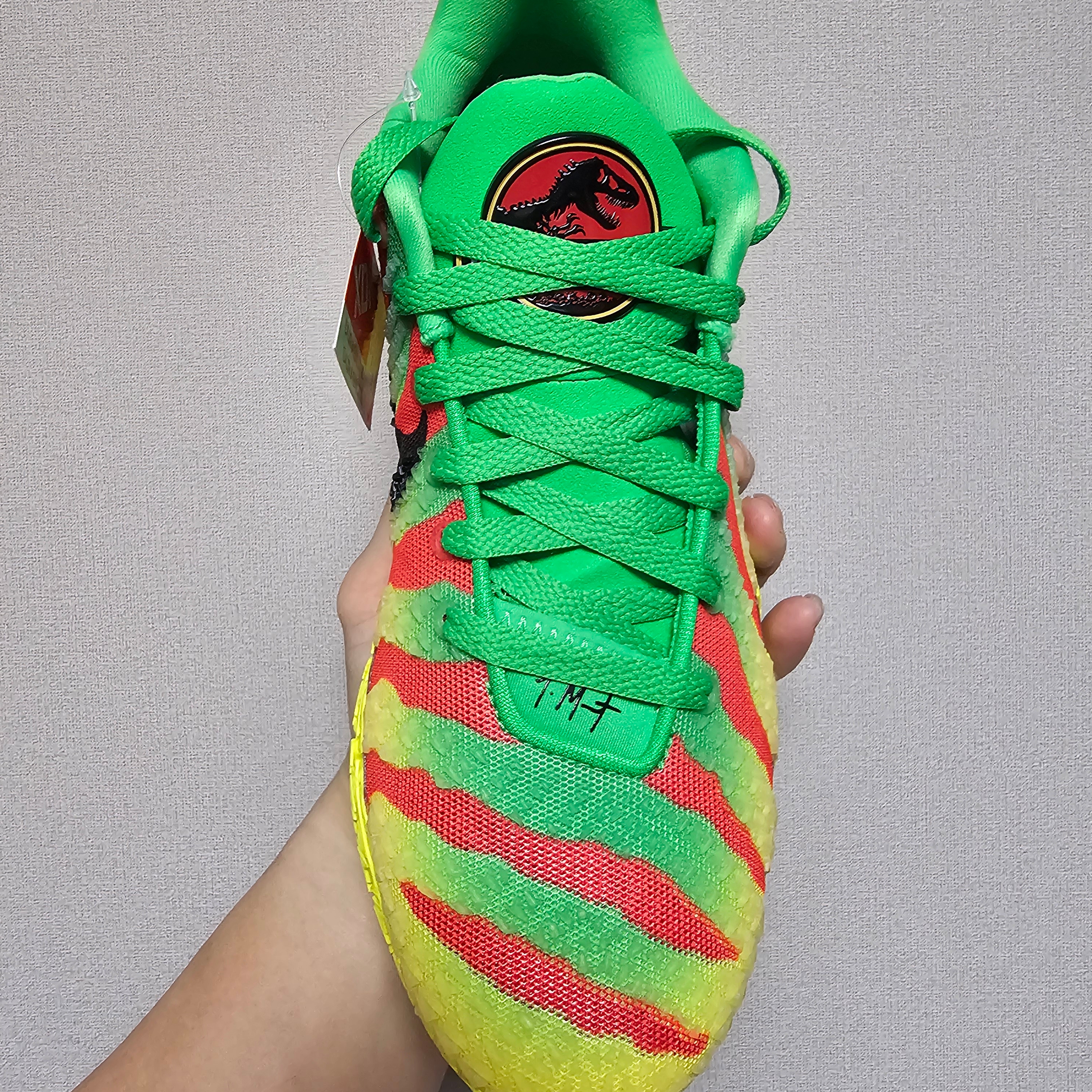 Nike x Jurassic Park Ja 3 EP  Green Spark University Red 착용 스타일 - 3