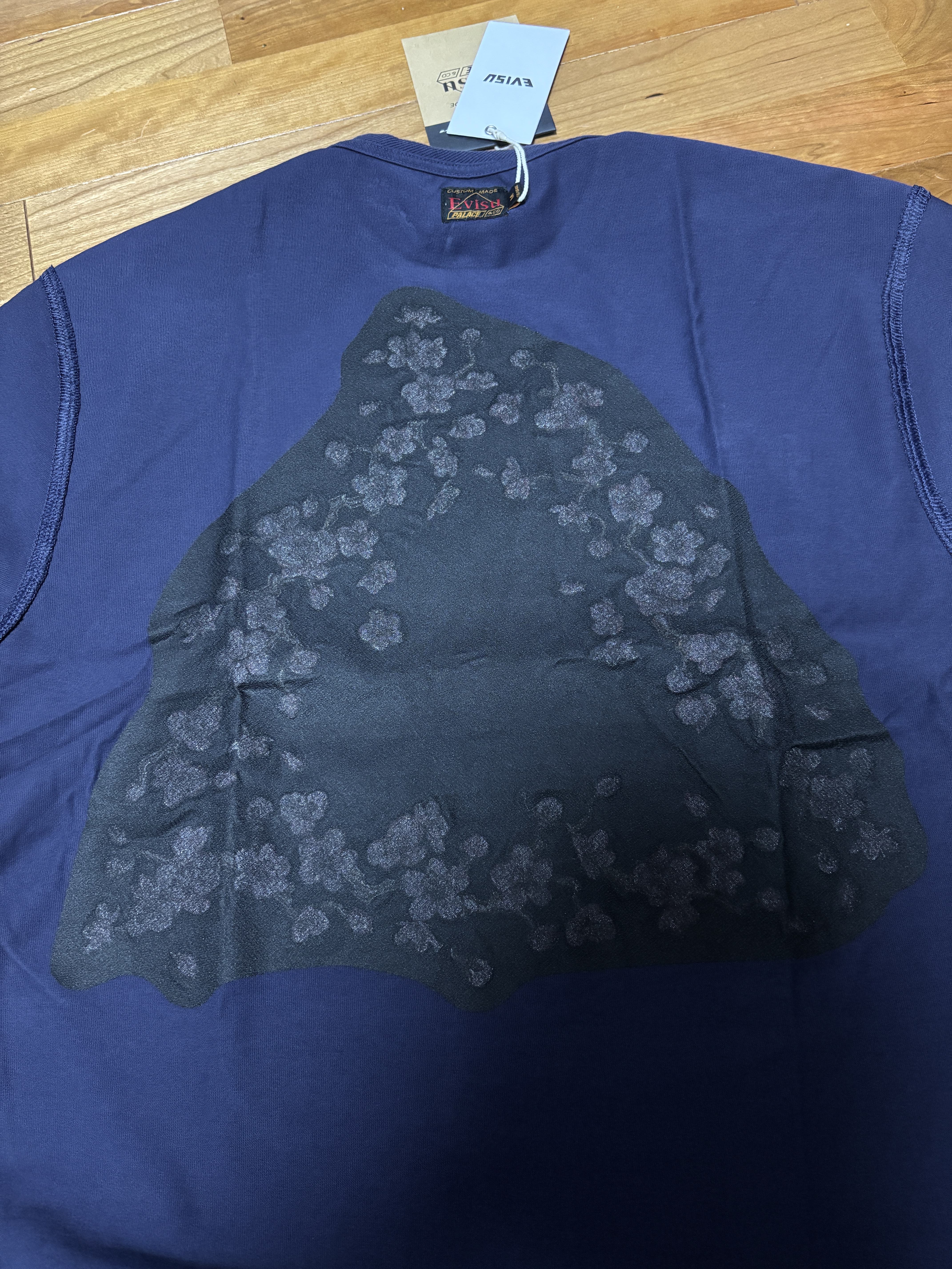 Palace x Evisu Heavy Wash T-Shirt Navy - 26SS 착용 스타일 - 3