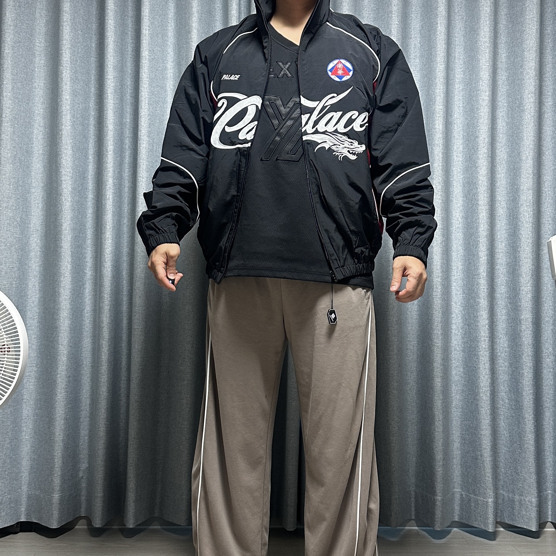 Palace Hong Kong Track Jacket Black - 26SS 착용 스타일 - 3
