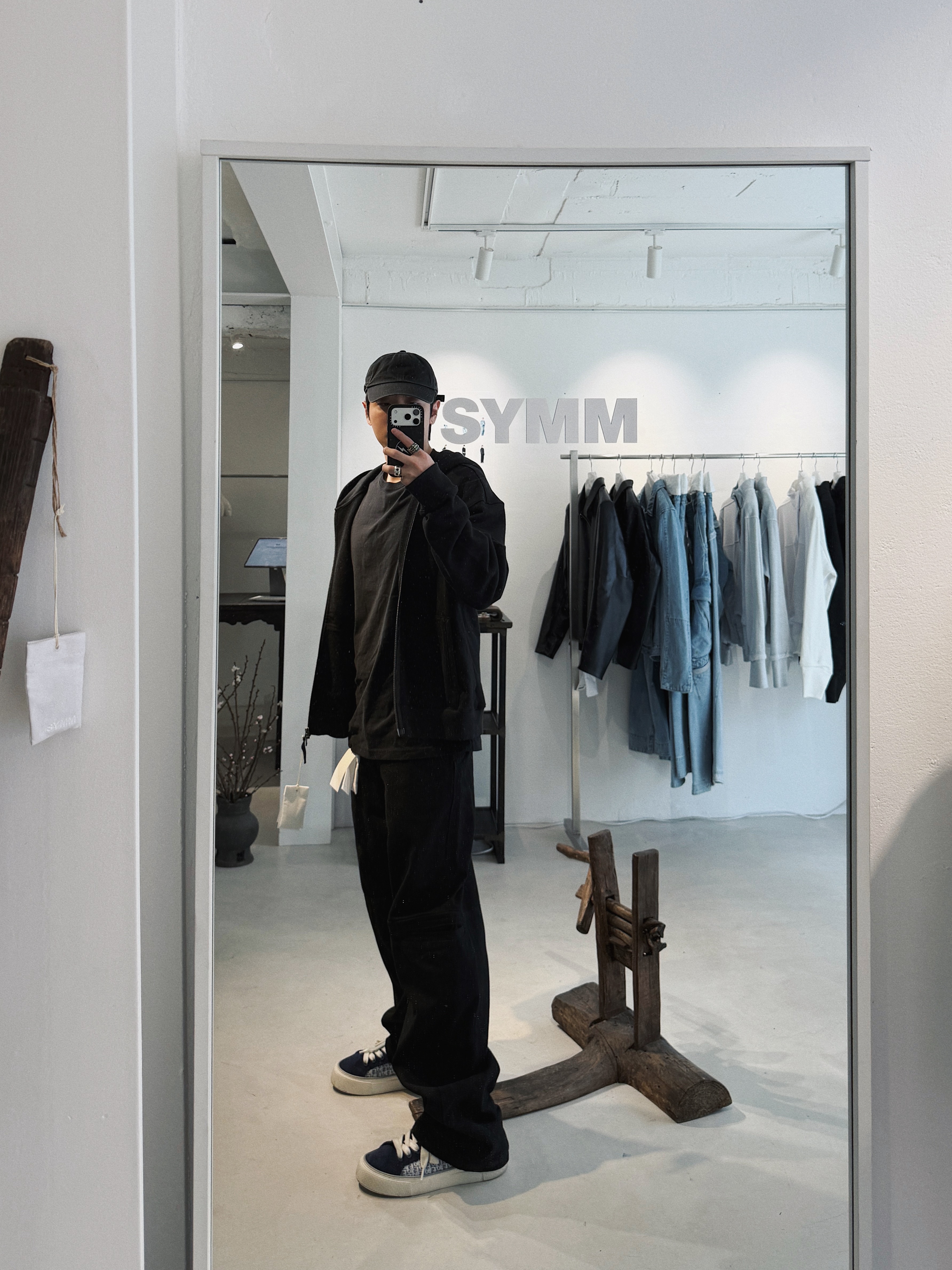 STU Lambskin Zipper Leather Jacket In Black, Audemars Piguet Royal Oak Selfwinding Chronograph 41mm Steel Bracelet Silver 착용 스타일 - 4