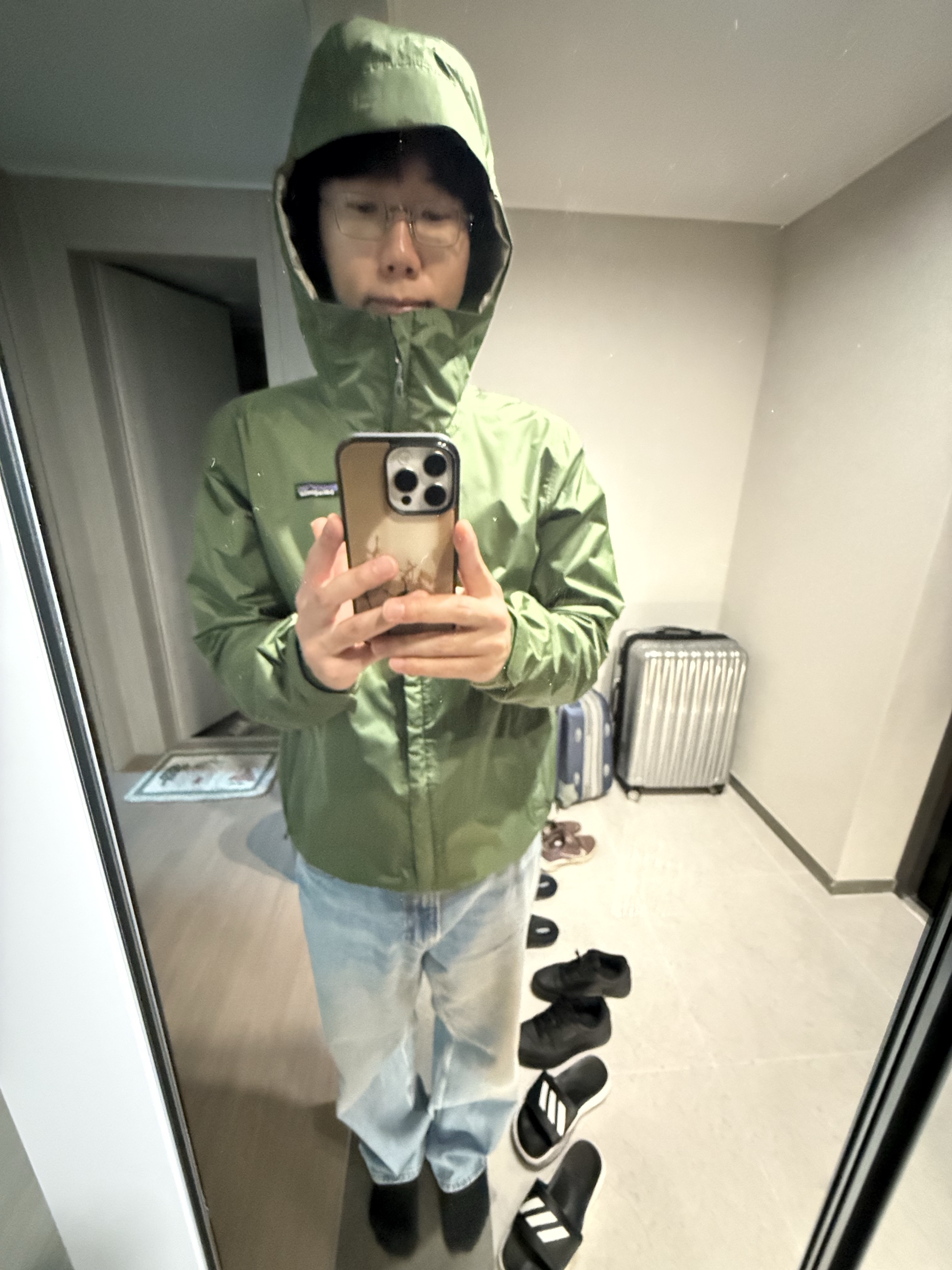 Patagonia Torrentshell 3L Jacket Torrey Pine Green 착용 스타일