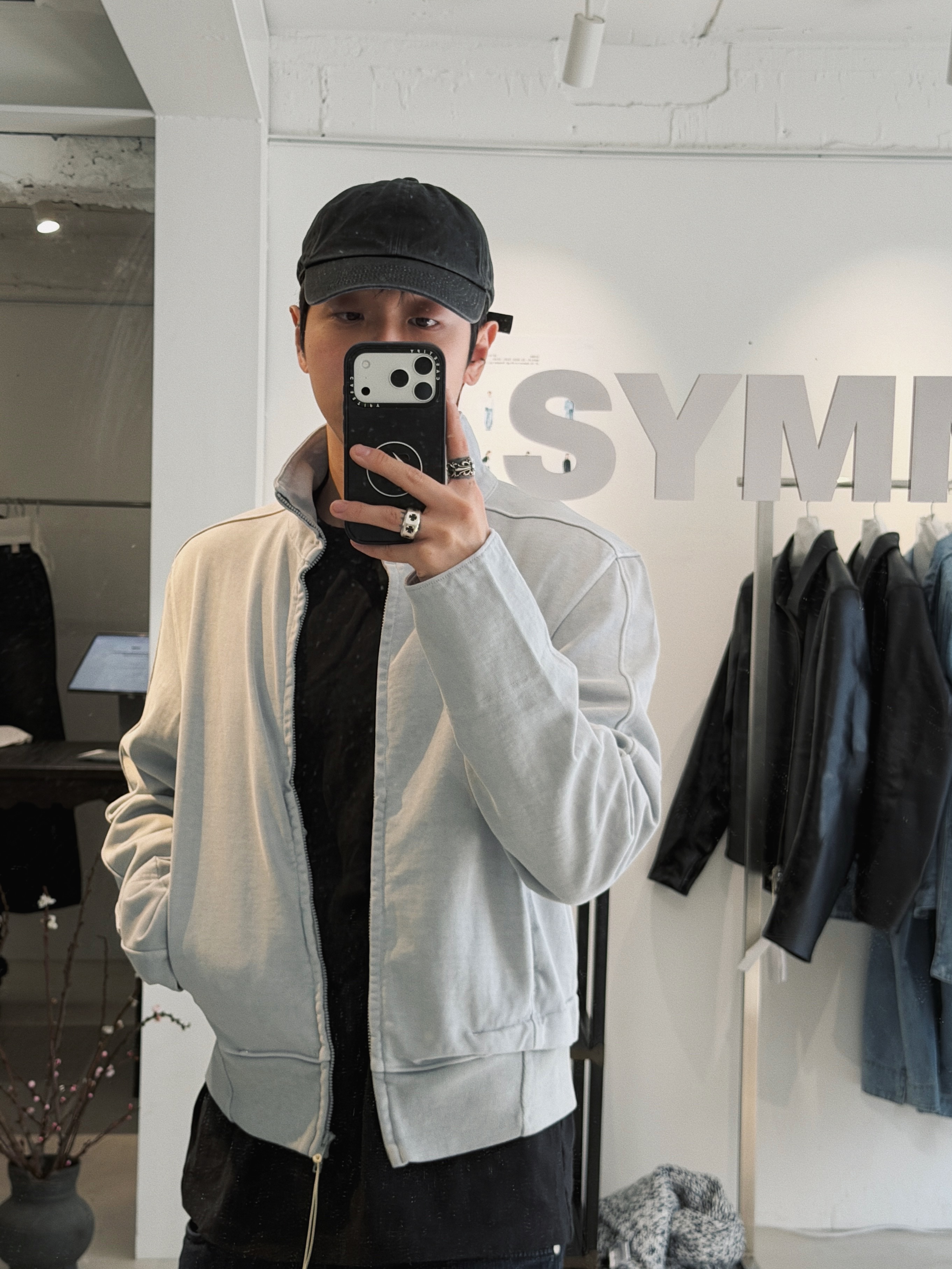 STU Lambskin Zipper Leather Jacket In Black, Audemars Piguet Royal Oak Selfwinding Chronograph 41mm Steel Bracelet Silver 착용 스타일 - 6