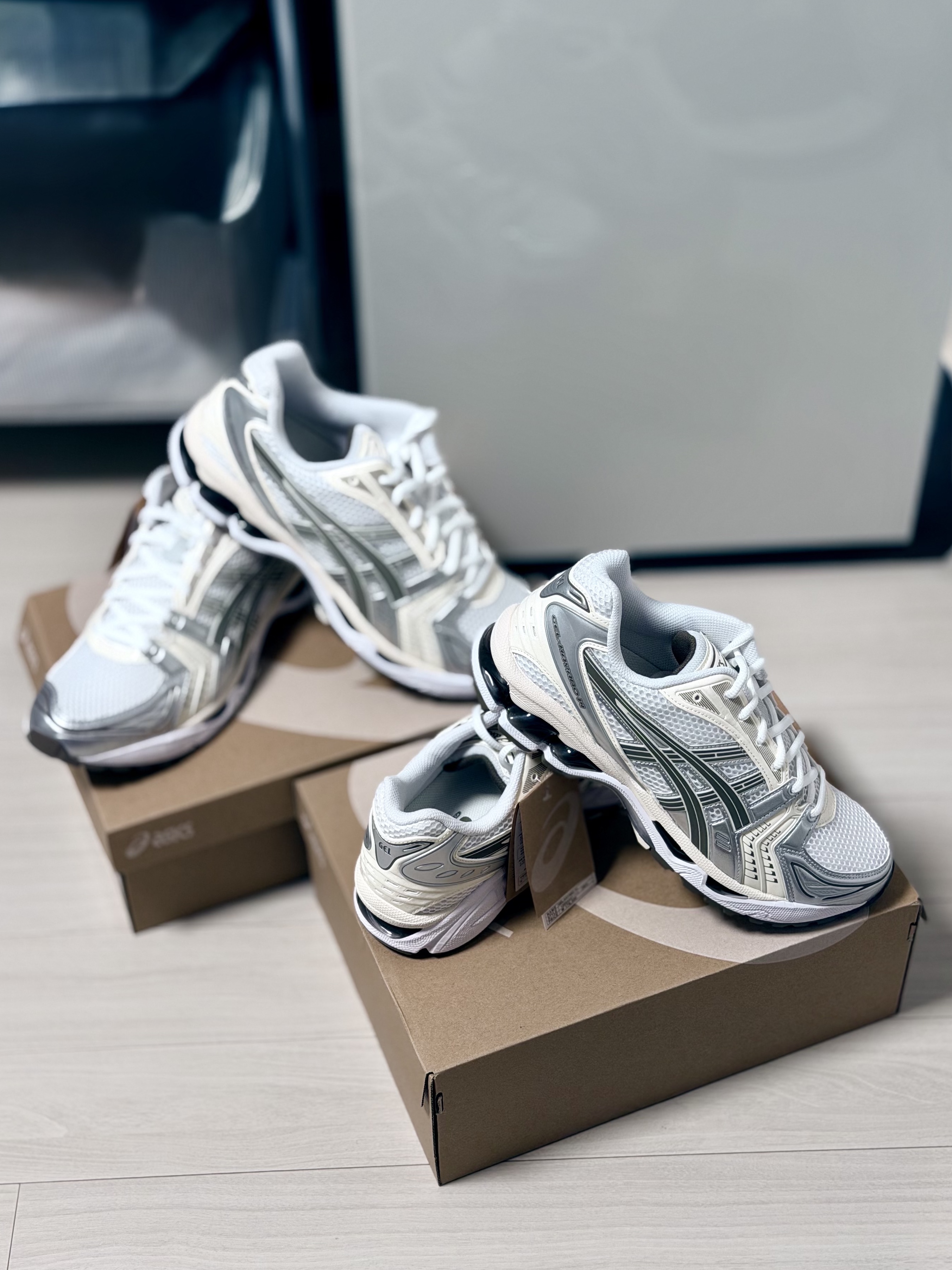 Asics Gel-Kayano 14 White Ivory 착용 스타일