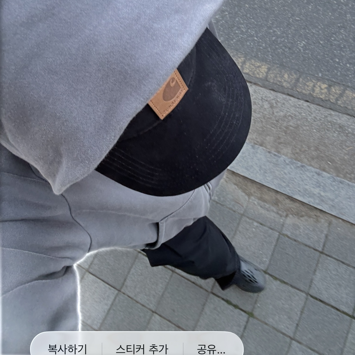 Carhartt Canvas Cap Black, Adidas Yeezy Foam RNNR Onyx 착용 스타일