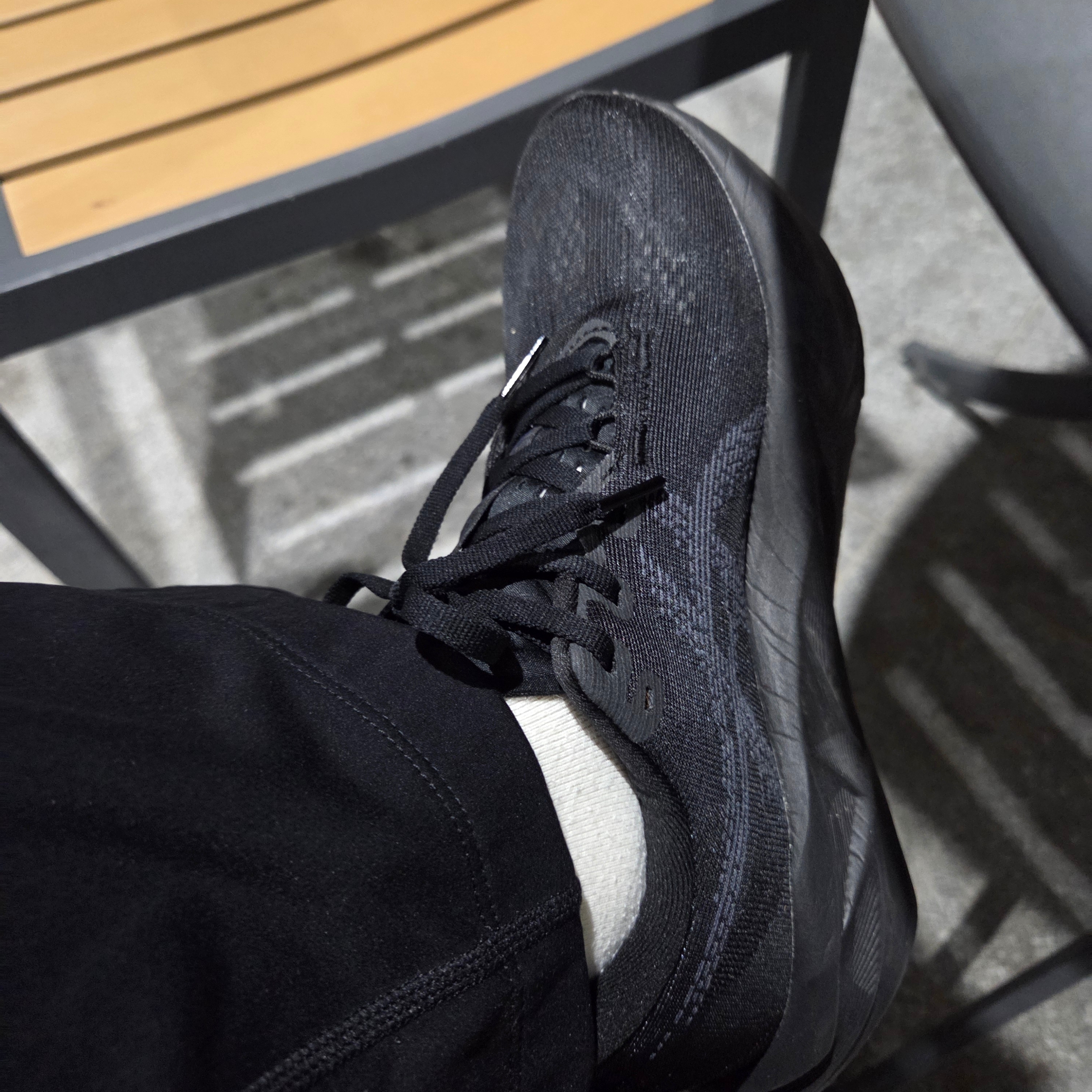 (W) Asics Novablast 5 Black Carrier Grey 착용 스타일