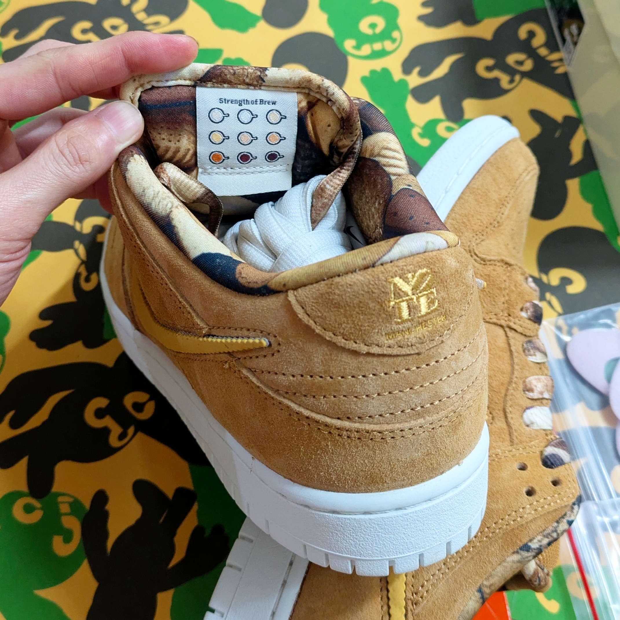 Nike x NOTE Manchester SB Dunk Low Pro Flax Honeycomb 착용 스타일 - 2