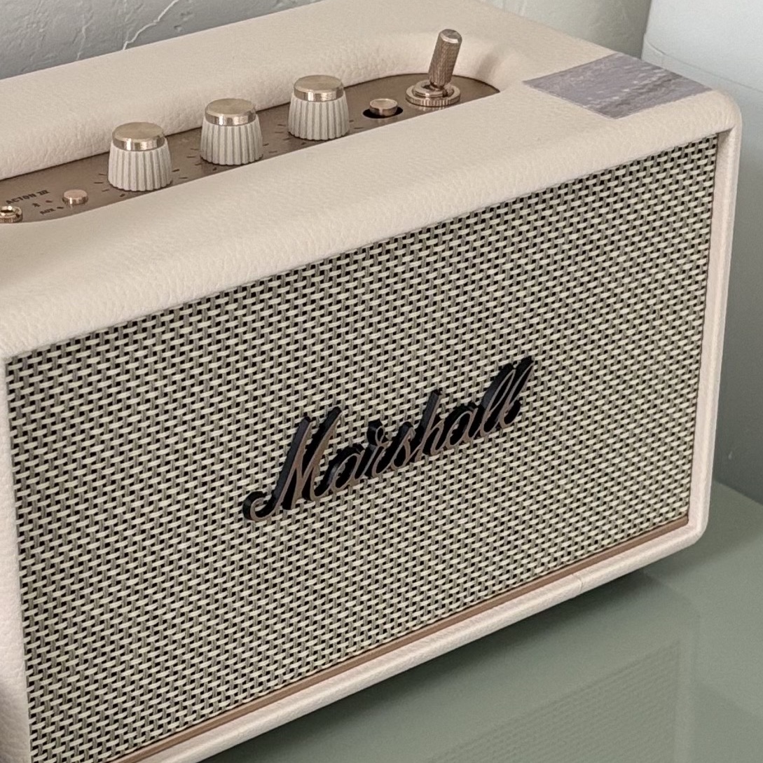 Marshall Acton III Bluetooth Cream (Korean Ver.) 착용 스타일
