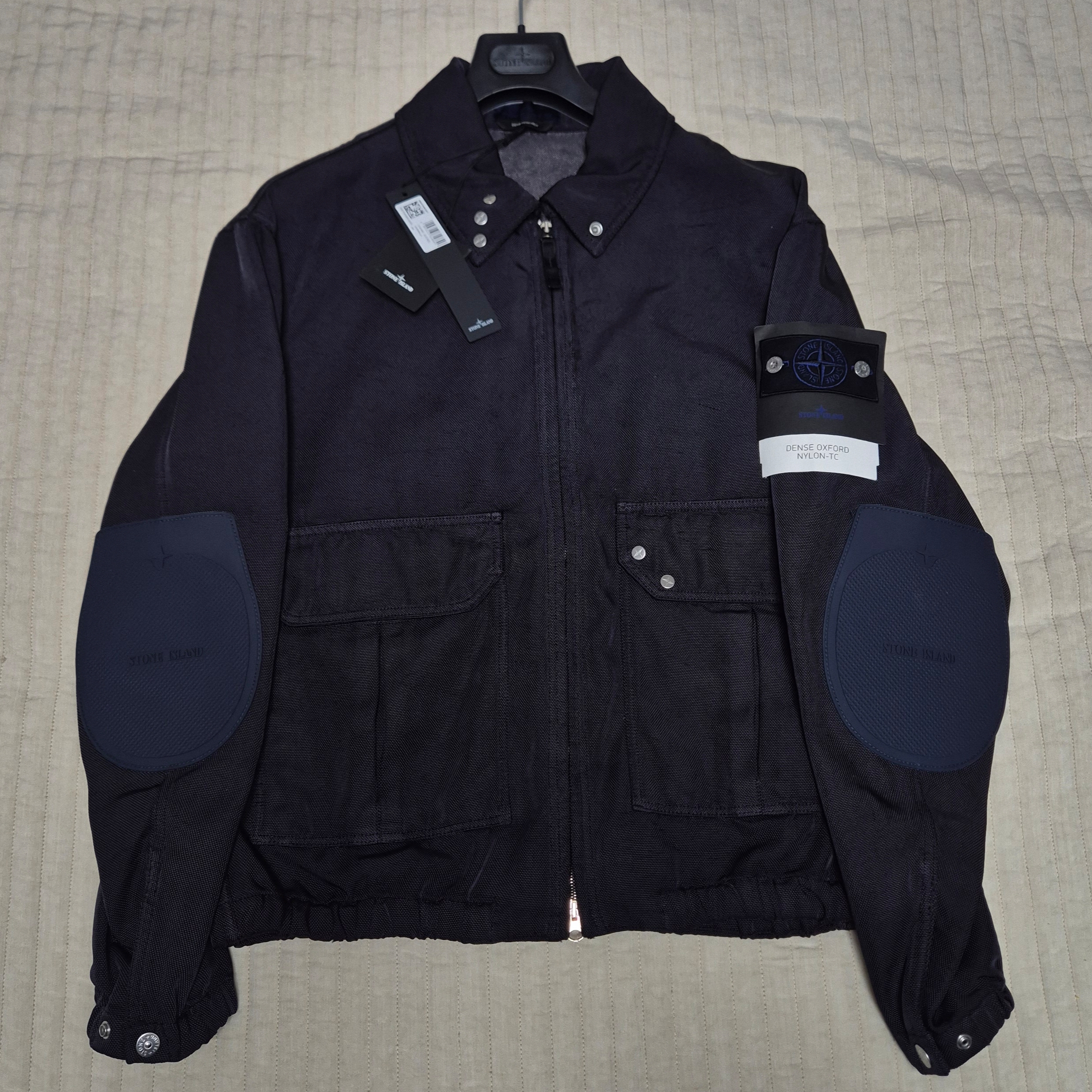Stone Island 4100002 Dense Oxford Nylon-TC Coach Jacket with Anti-Drop Navy Blue - 26SS 착용 스타일 - 2