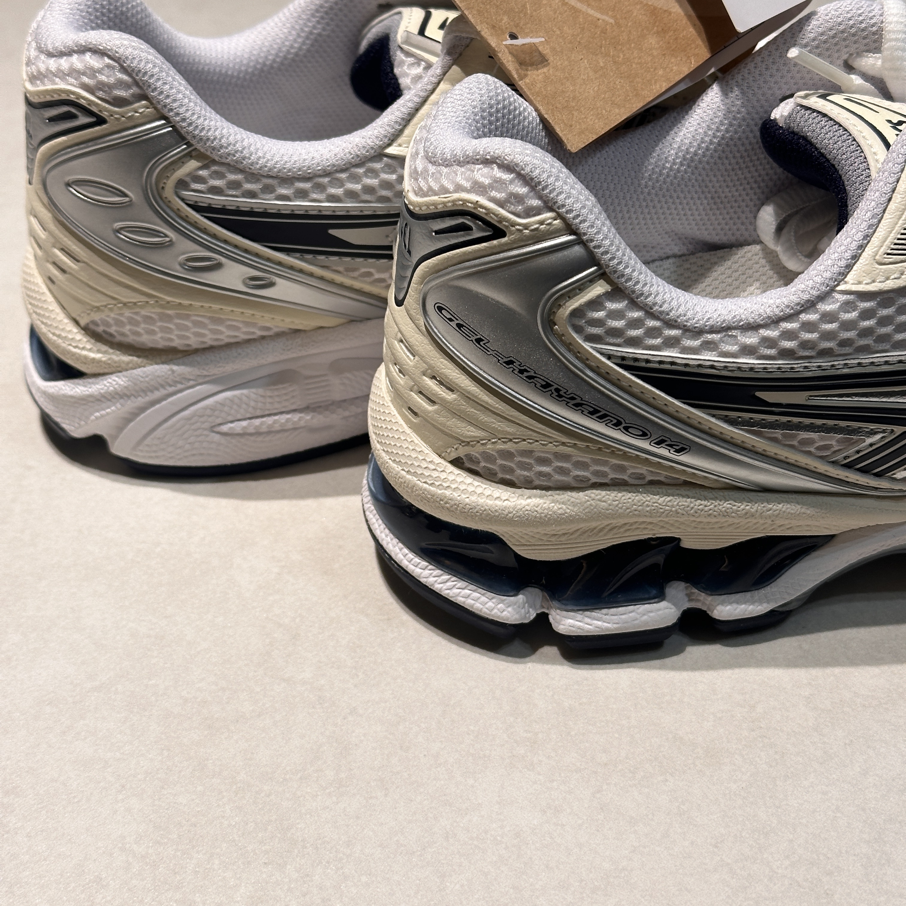 (W) Asics Gel-Kayano 14 White Midnight 착용 스타일 - 6