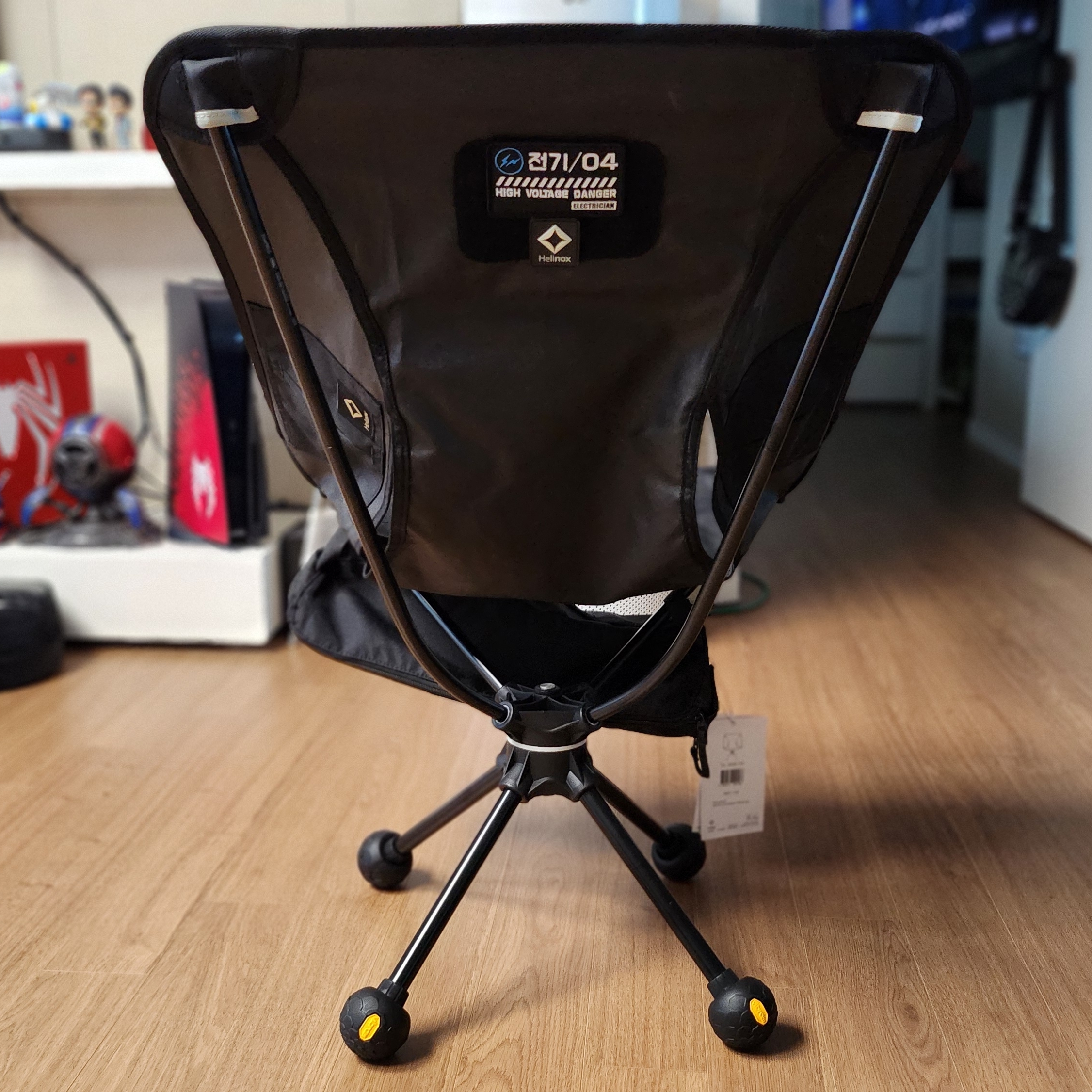 Helinox Tactical Swivel Chair Black, Helinox Vibram Ball Feet 45mm Black 착용 스타일 - 1
