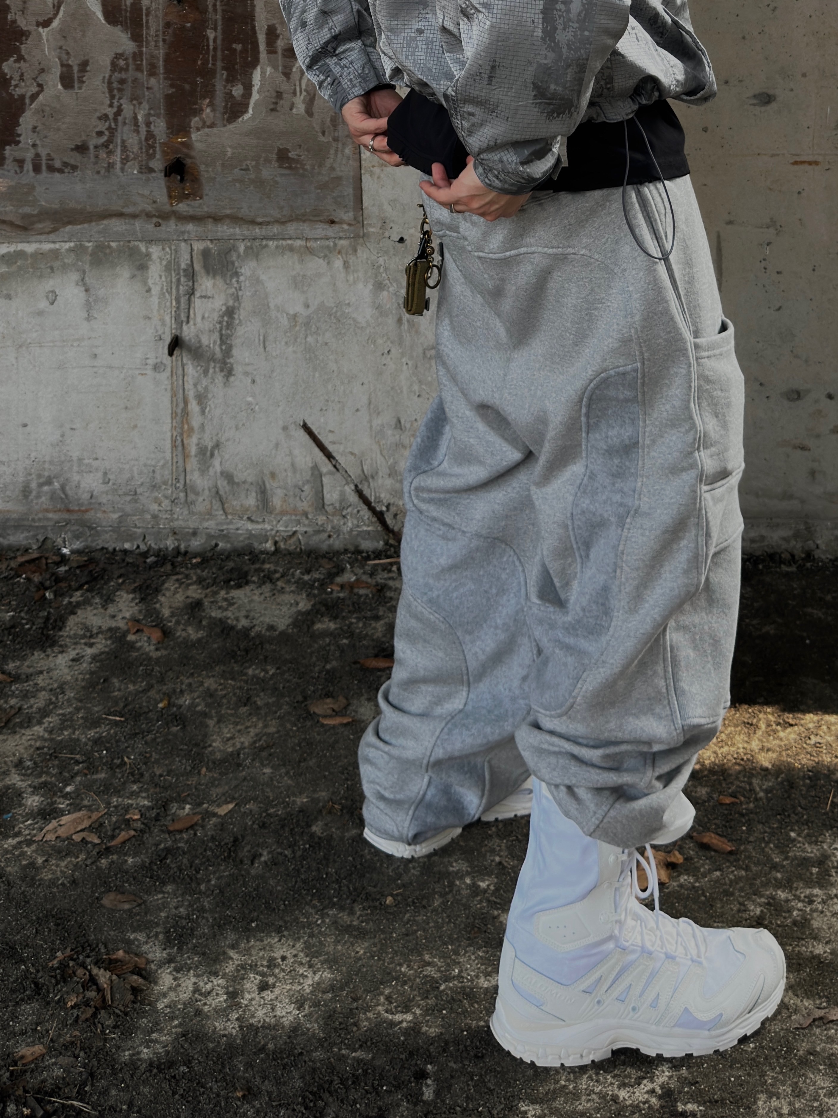 Wapworks Biker Sweat Pants Grey, Wapworks Dayworker T-Shirt Black 착용 스타일 - 3