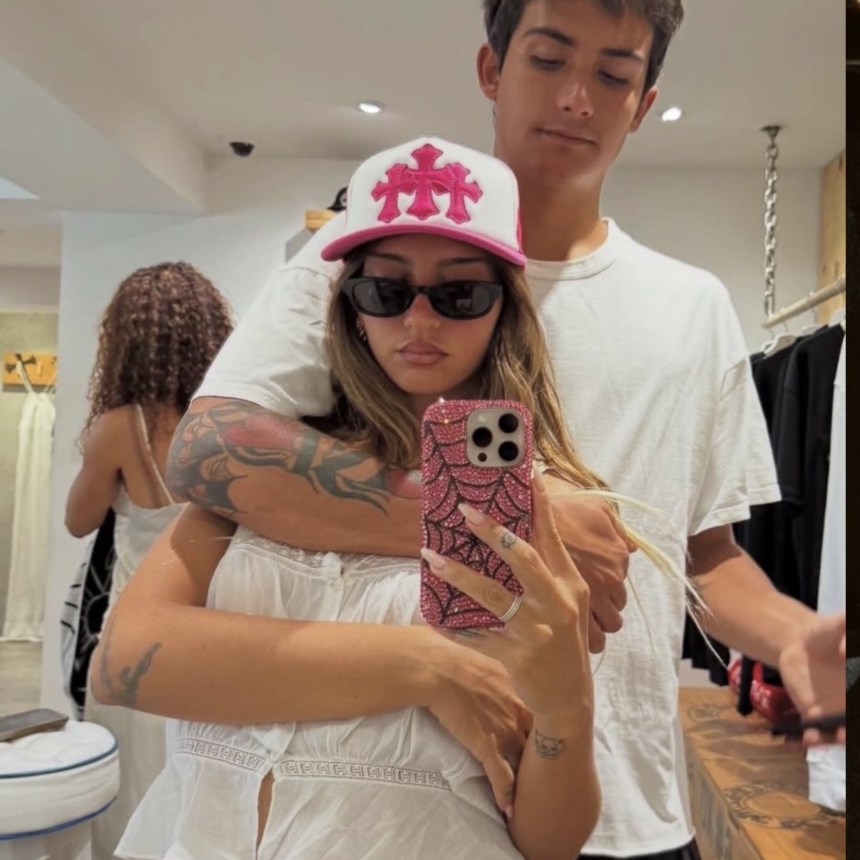 Chrome Hearts Cemetery Trucker Hat Pink White (Scroll Label Ver.) 착용 스타일