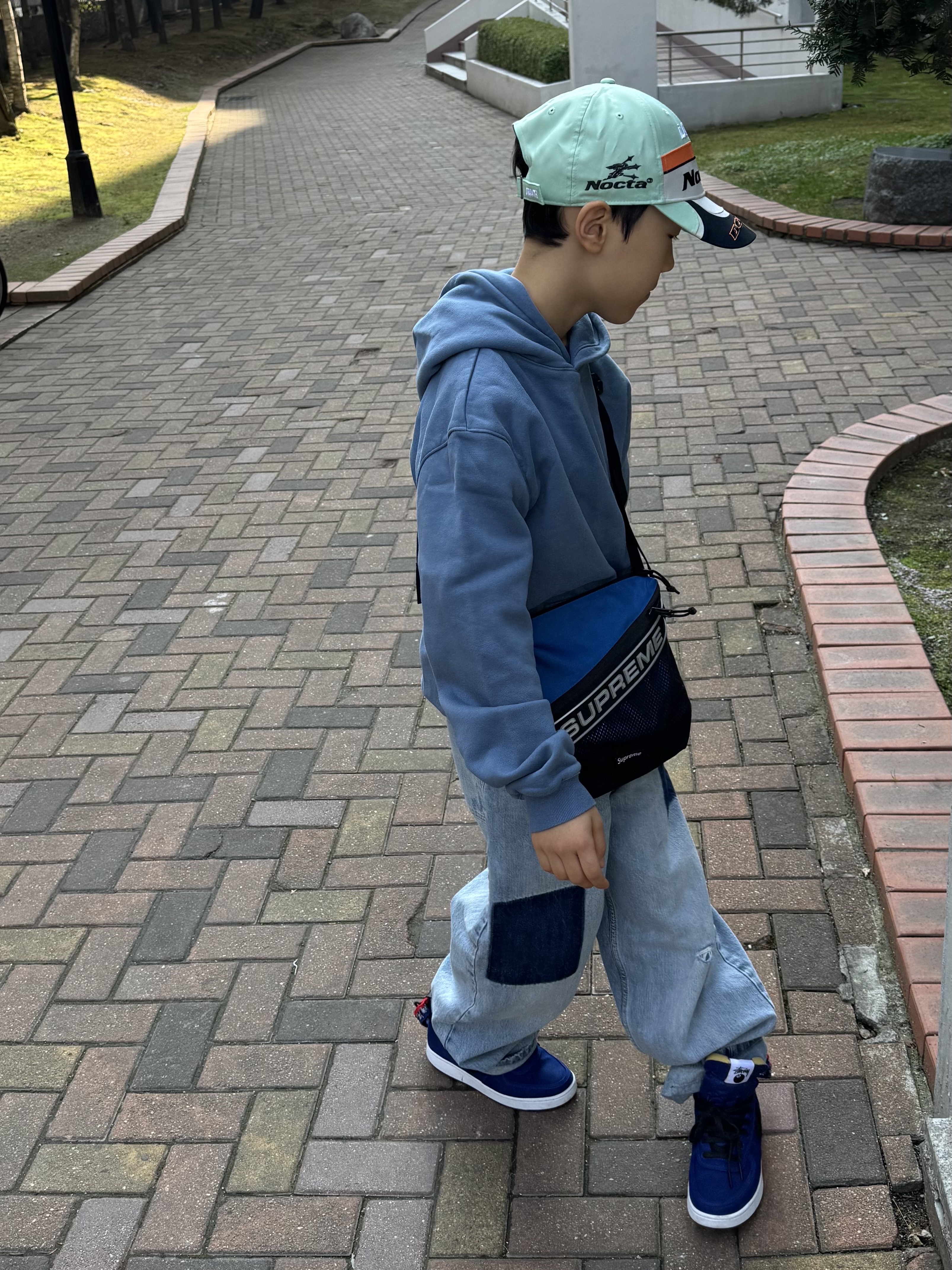 Nike x Drake Nocta x Kar L'Art De L'Automobile Drx Hat Enamel Green, Supreme Shoulder Bag Blue - 23FW 착용 스타일 - 3