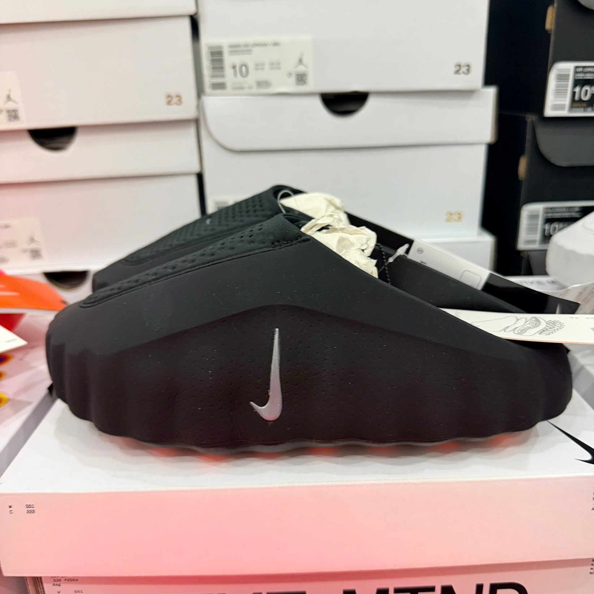 Nike Mind 001 Light Smoke Grey Chrome, Nike Mind 001 Slide White 착용 스타일 - 5